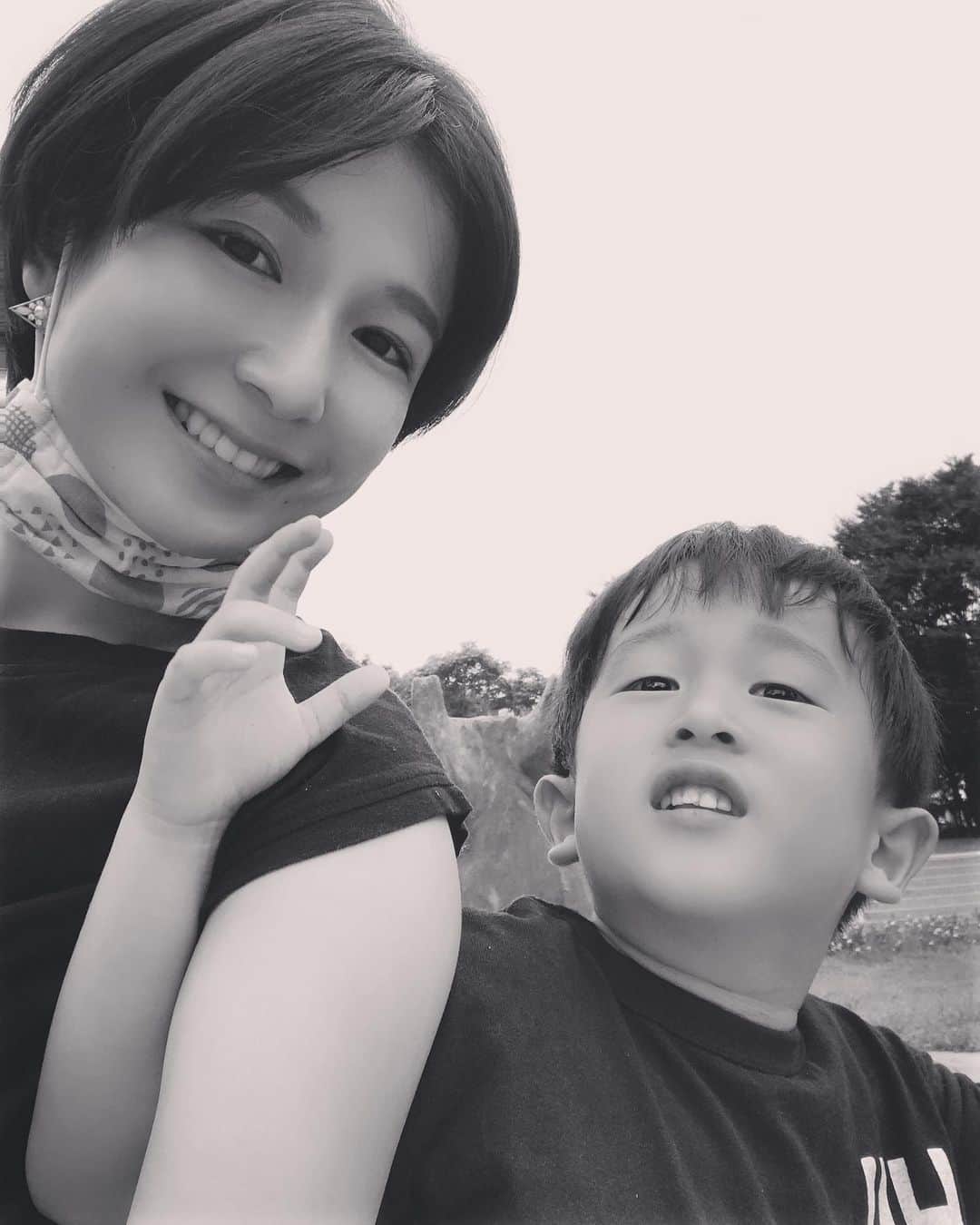 小西ゆりなさんのインスタグラム写真 - (小西ゆりなInstagram)「どうすれば幼稚園を楽しいと思えるようになるのだろうか… 日に日に登園拒否っぷりが増して、連れて行くのが本当に大変😭 延長保育もなかなか進められず💦 #登園拒否 #年少 #悩む母 #幼稚園 #どうしたらいいの　#全てはコロナのせいだ」6月19日 10時16分 - yurina_konishi