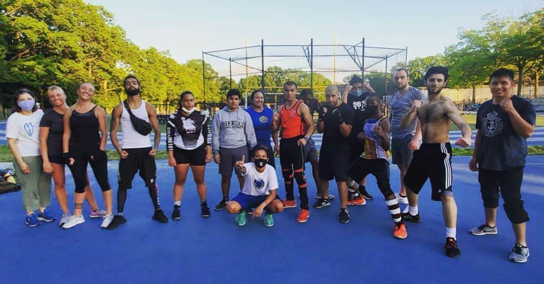 ジョンス のインスタグラム：「We working!!🦍🦍 @ringofcombat @bellatormma  @onechampionship  @ufc @combateamericas . . . #oneshot#newyorkcity#nyc#live#share#post#postoftheday#training#boxing#kickboxing#mixedmartialartstriking101」
