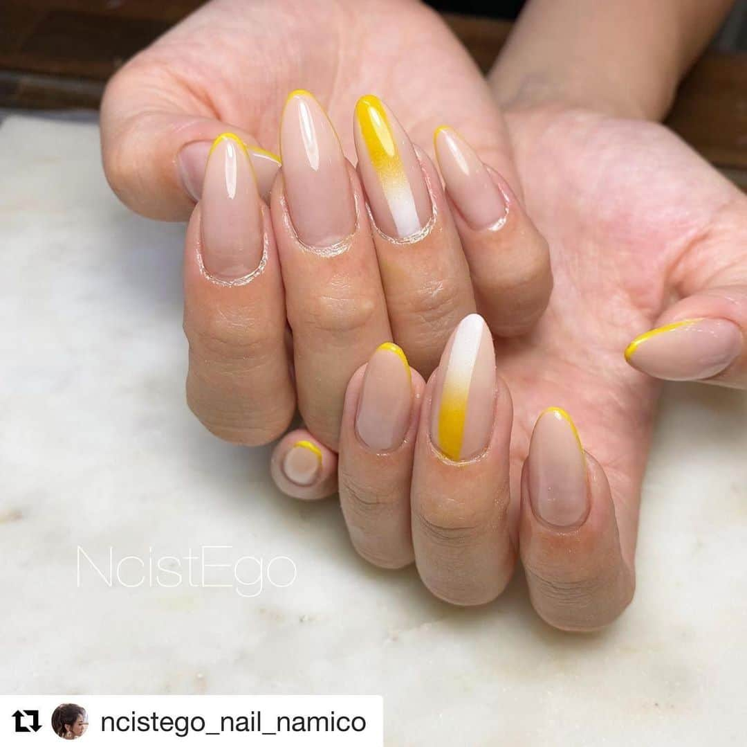 LEAFGEL PREMIUMさんのインスタグラム写真 - (LEAFGEL PREMIUMInstagram)「#Repost @ncistego_nail_namico with @get_repost ・・・ . yellow .  yellowカラーオーダーで お任せさせていただきました♡ . リーフジェル ベースカラー124 ラインカラー23 .  #NcistEgo#nailart #nail#nailist #naildesign #nailstaglam #jelnail#fashion#Design#エヌシストエゴ#ネイル#ネイルアート#ネイルデザイン#ファッション#デザイン#美甲#네일#네일아트 #リーフジェル#リーフジェルプレミアム #leafgelpremium#四国#高知#高知ネイル#高知ネイルサロン#yellow」6月19日 11時34分 - leafgel_premium