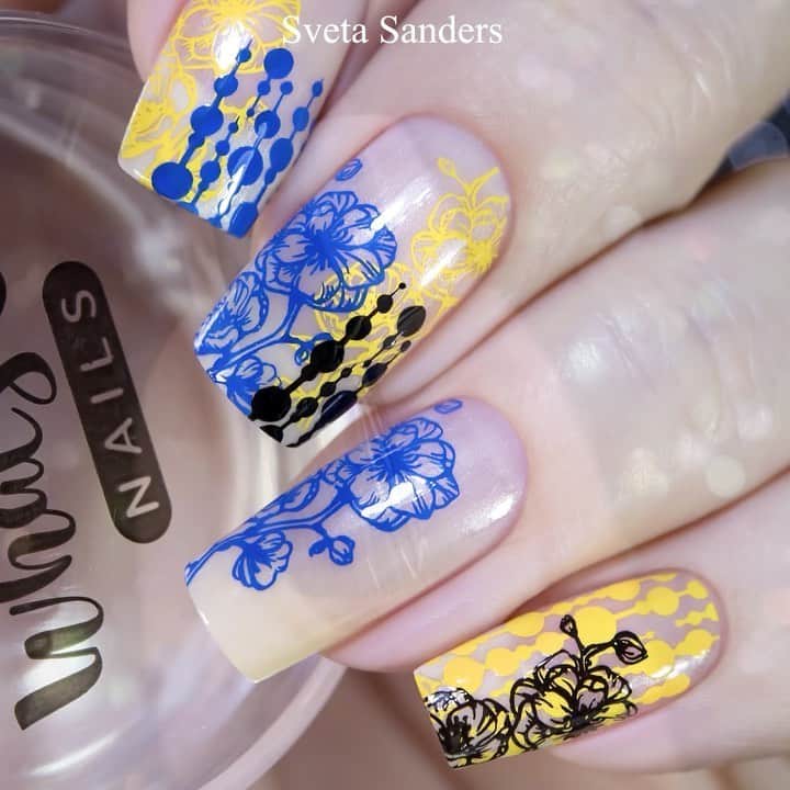 Sveta Sandersのインスタグラム：「I used products by @whatsupnails / я использовала материалы от @whatsupnails: ⠀ 💕 Whats Up Nails - B046 Petal to the Metal stamping plate ⠀ Stamping Polishes: 💕 Whats Up Nails “Neither Noir” 💕 Whats Up Nails “Fab Cab” 💕 Whats Up Nails “Jay for a Day” ⠀ 💕 Whats Up Nails - Magnified Clear Stamper & Scraper」
