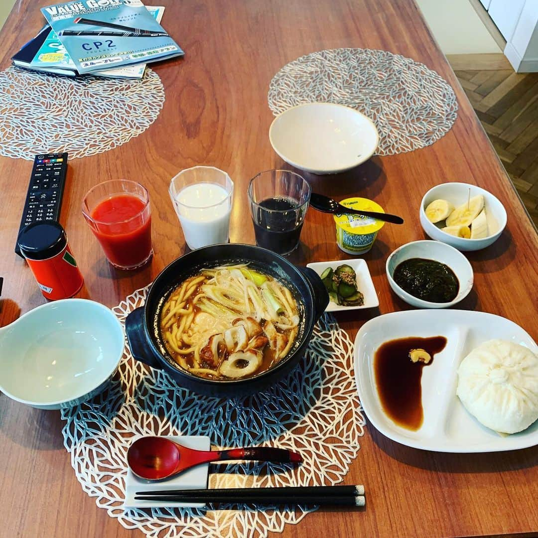 金村義明さんのインスタグラム写真 - (金村義明Instagram)「朝昼飯！味噌煮込みうどん＆アカモク＆豚まん＆黒豆煮汁＆牛乳＆オオカミの桃！ プロ野球開幕！東京ドーム巨人阪神戦 毎日放送ラジオベースボールパーク📻今シーズン初解説！ #AM1179#fm906229 #ラジコプレミアム」6月19日 11時48分 - yoshiaki_kanemura