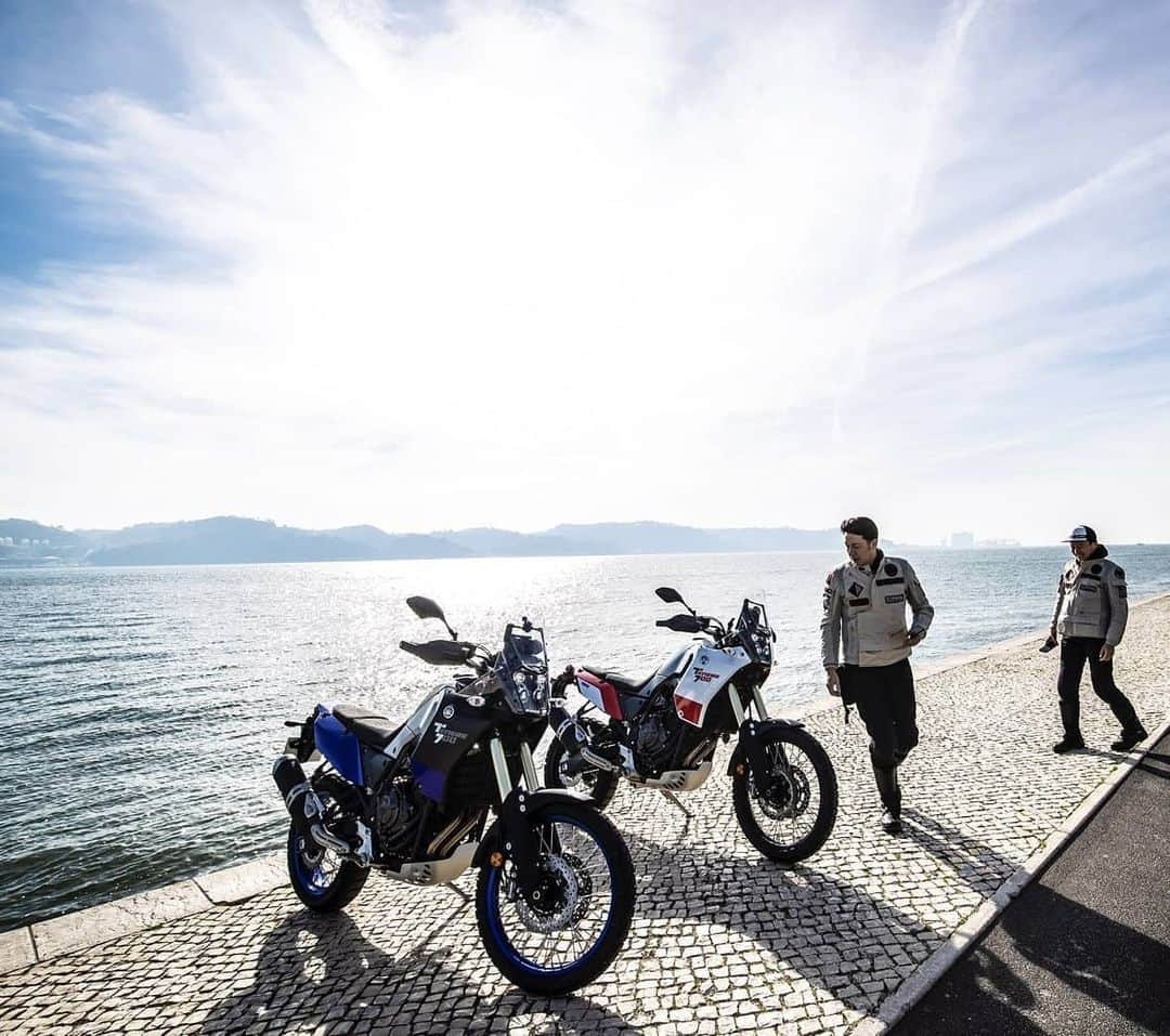 ヤマハ バイクさんのインスタグラム写真 - (ヤマハ バイクInstagram)「かつて多くのライダーの心を捉え、今も魅了し続けているひとつの言葉がある。日常に倦み、非日常の夢見る時、その言葉“ADVENTURE”は、ふと心に甦ってくるのだ。﻿ そう、道を走るのがモーターサイクルならば、道なき道を往くのもまた、モーターサイクルだ。﻿ ﻿ ﻿#YAMAHAが美しい #tenere700 #yamahatenere700 #ténéré700 #yamahaténéré700 #テネレ700 #adventurebikes #yamahamotorcycles #yamahaadventure #アドベンチャーモデル #advmoto ﻿#バイクのある風景 #バイクのある景色 #バイクのある生活 #バイク好きな人と繋がりたい」6月19日 12時09分 - yamaha_bike