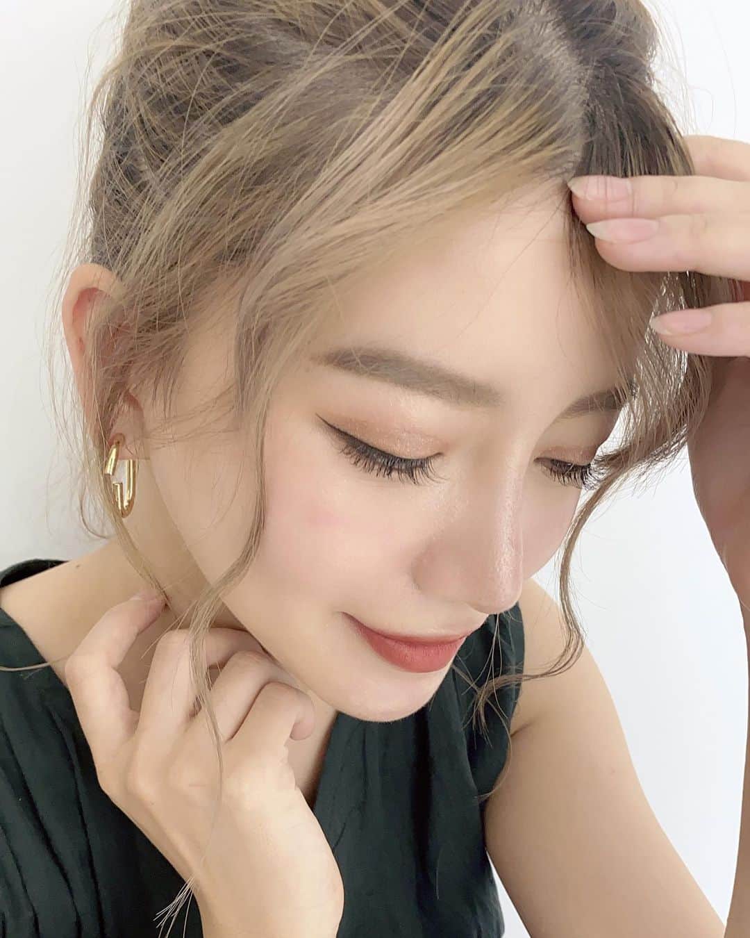 Kanna♡Ivyさんのインスタグラム写真 - (Kanna♡IvyInstagram)「まつ毛をキレイにしてきました😉 フラットラッシュ10ミリでリペア 最近短めデザインがお気に入り⭐️ 下まつげは元気なくなってきたからしばらくおやすみ。早く元気なってね🥺 まいさんいつもまつ毛のお世話ありがとうございます♥︎♥︎ @it405_mai . . . #マツエク #マツエクデザイン #マツエクサロン #美容好きな人と繋がりたい #お団子アレンジ #eyelashesextension #eyelashes #beauty #hairstyles」6月19日 13時44分 - kkkkkkanna