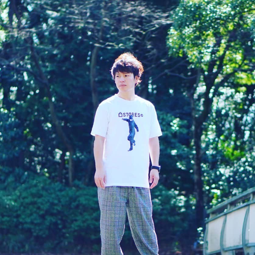 石田太志のインスタグラム：「I’m wearing this T-shirt when I perform footbag at event. ･ #footbag #taishiishida #soccer #follow #worldchampion #performance #performer #instagramer #hackysack #tshirt #white #portrait #α6400」