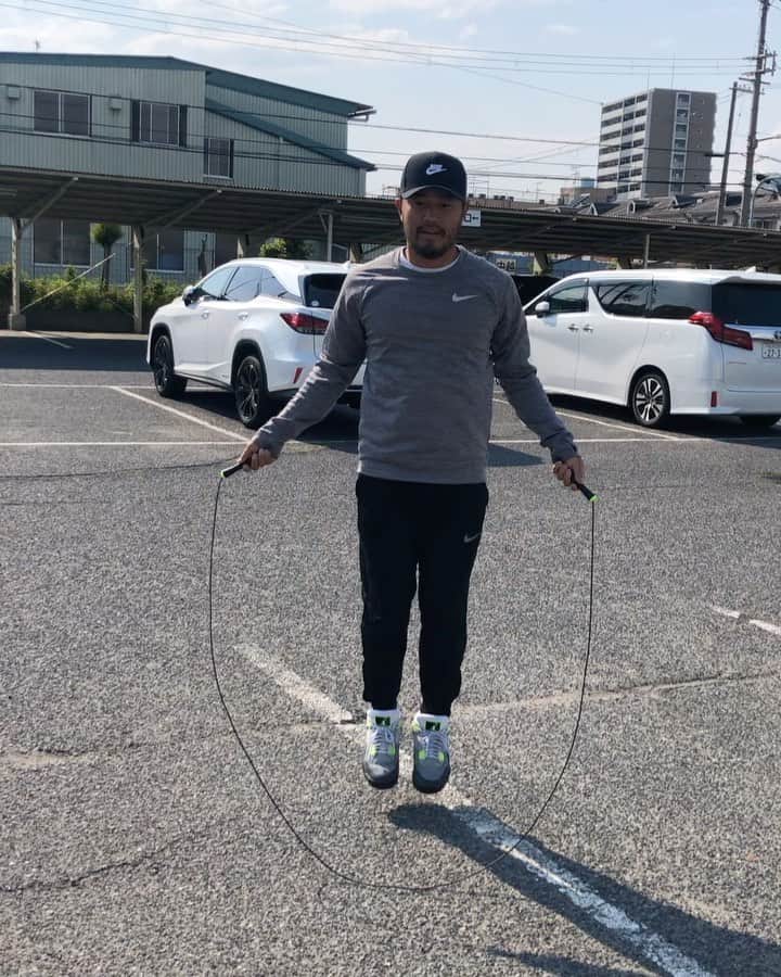 小平智のインスタグラム：「縄跳び！笑 三重跳び10回できないの巻！ #縄跳び #三重跳び #小平智」