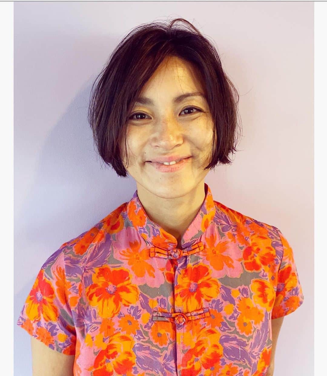 桃生亜希子さんのインスタグラム写真 - (桃生亜希子Instagram)「髪切ったぞ🤍 夏至に向けて、頭も心もかる〜く行こう🌞🌚✨」6月19日 14時17分 - pinokosugar