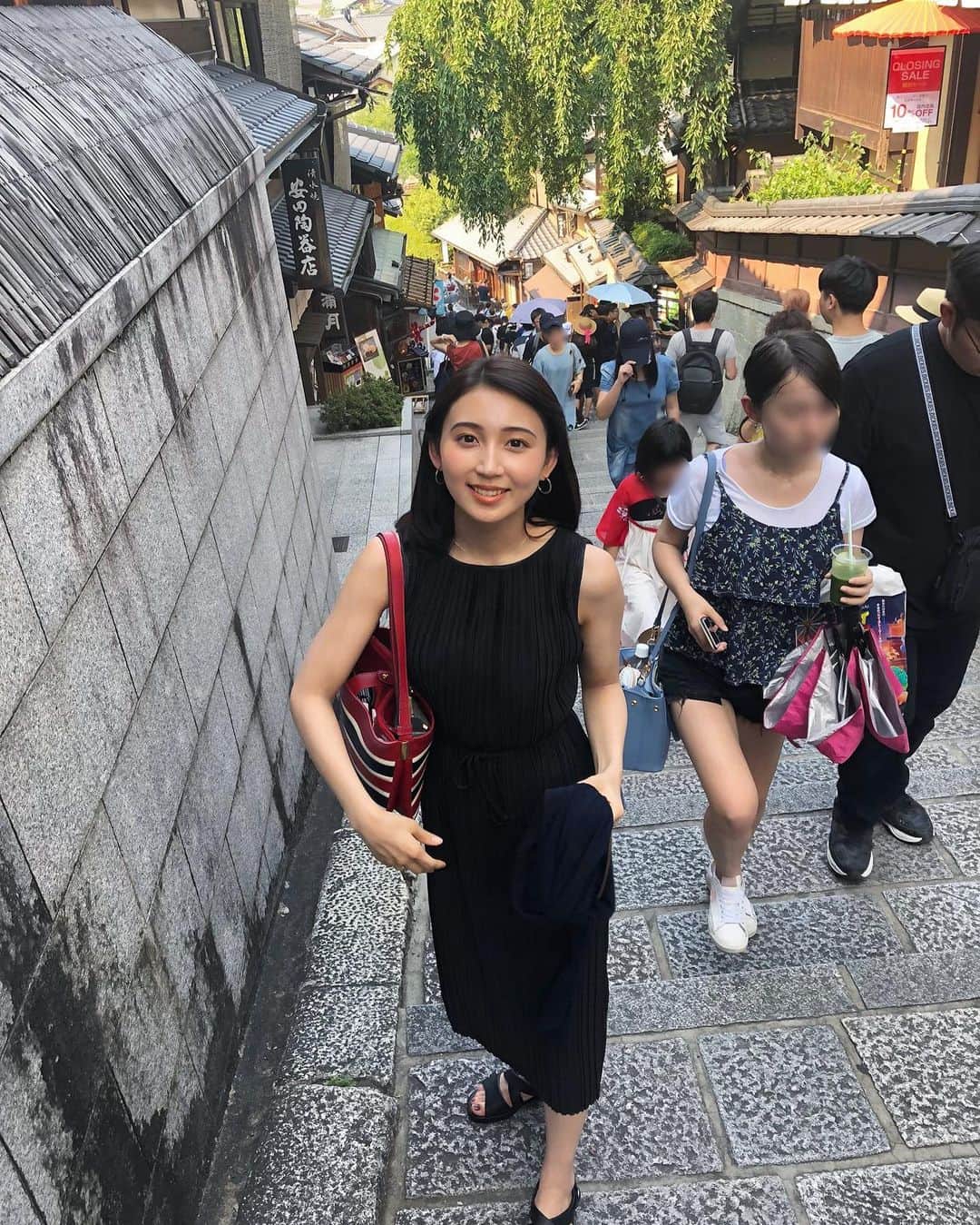 野嶋紗己子さんのインスタグラム写真 - (野嶋紗己子Instagram)「取材で清水寺の近くまで。🍀﻿ ミント内、月曜日放送予定ですが、また変わるかもしれないのでまたお伝えします^^﻿ ﻿ 写真は去年の8月に、参道の二寧坂・産寧坂で撮ったもの！📸　落ち着いたら、京都の街を浴衣で友達と歩いてみたいです。﻿ ﻿ #京都#ゆっくり観光してみたいなあ﻿ #低気圧のせいかしら#数日頭がズキズキ#☔️﻿」6月19日 14時33分 - nojima_sakiko