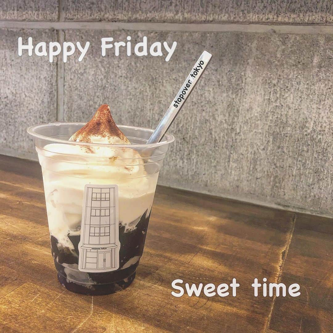 百瀬俊介さんのインスタグラム写真 - (百瀬俊介Instagram)「Happy Friday ✨ コーヒーゼリーに北海道濃厚牛乳ソフトクリームを添えて…3時のおやつタイムです☕️🍦😋 甘いものチャージして午後も脳をフル回転☝️ 午後も頑張ろう👍  #馬喰横山 #東日本橋 #カフェ #ストップオーバートーキョー #3時のおやつ #スイーツ #コーヒーゼリー #stopovertokyo #cafe #sweet」6月19日 15時08分 - momose_shunsuke