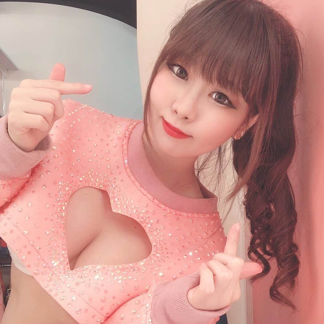 のインスタグラム：「今日は３部まで営業です❤︎ 待ってます🥰🥰 . . .  #バーレスク大阪#バーレスク#バーレスク大阪えれな#合法ロリ#グラビア#かわいいは作れる#グラビアアイドル#アイドル#自撮り女子#むちむち女子#140cm台#エロ可愛い#色白女子#キューティーハニー#ロリ顔#童顔女子#アイドル系#北新地#大阪#ポニーテール女子#ポニーテール #burlesque#burlesqueosaka#gravure#idol#kitashinchi#girl#japanesegirl#osakagirl」