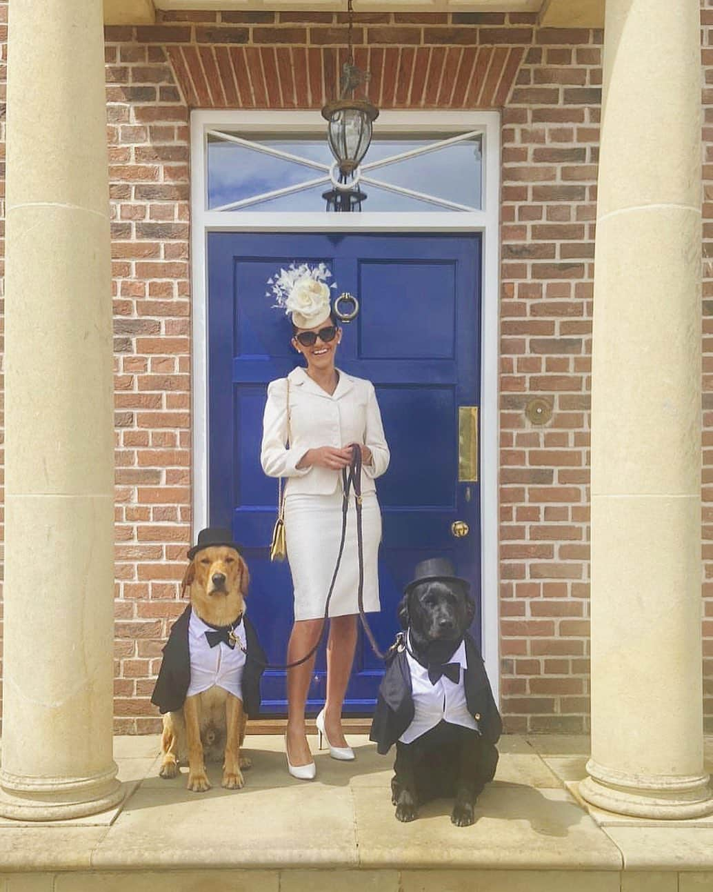 キャロライン チャールズさんのインスタグラム写真 - (キャロライン チャールズInstagram)「Celebrating the Ascot at Home campaign in true style at home! @poppy_hemmings looking wonderful in her Caroline Charles Ivory outfit, alongside a stylish Winston & Nelson! 🎩🐎🌈 Join in the campaign and share your photos of your lockdown outfits. 10% of our sales go to the frontline charities supporting COVID.  #styledwiththanks #style #royalascot #itvracing #royalascot2020 #ascot #british #britishstyle #ootd #ootdfashion #races #britishfashion #britishdesigner #fashion #fashionista #fashionstyle #fashiondesigner #fashionista #lifestyle #luxury #luxuryfashion #england #london #millinery #occasion #occasionwear  #styledwiththanks🌈 #styledwiththanks」6月20日 0時44分 - carolinecharleslondon