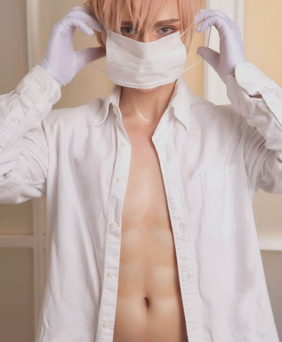 Gesha Petrovichのインスタグラム：「Sponsored cosplay 🤣🤣 😷 Shirotani Tadaomi 😷 10 Count / テンカウント Ph @diemaru Wig @geshacos Contact @honeycolor_official Subscribe on P❤️treon (link in bio) for more 😏」