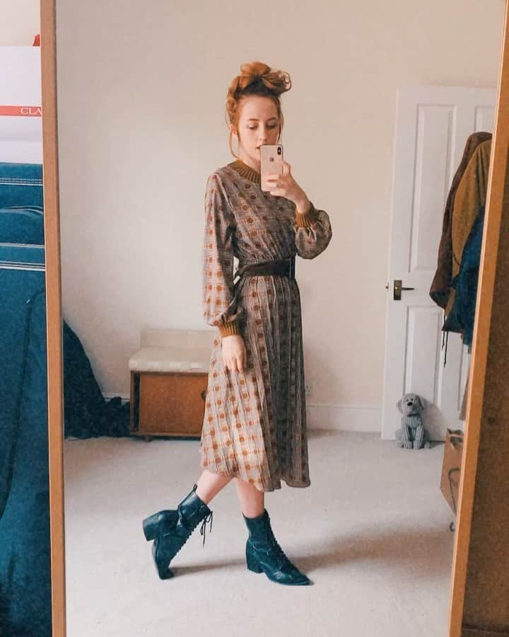 ベッキー・クルーエルのインスタグラム：「outfit of the stay, indoors,」