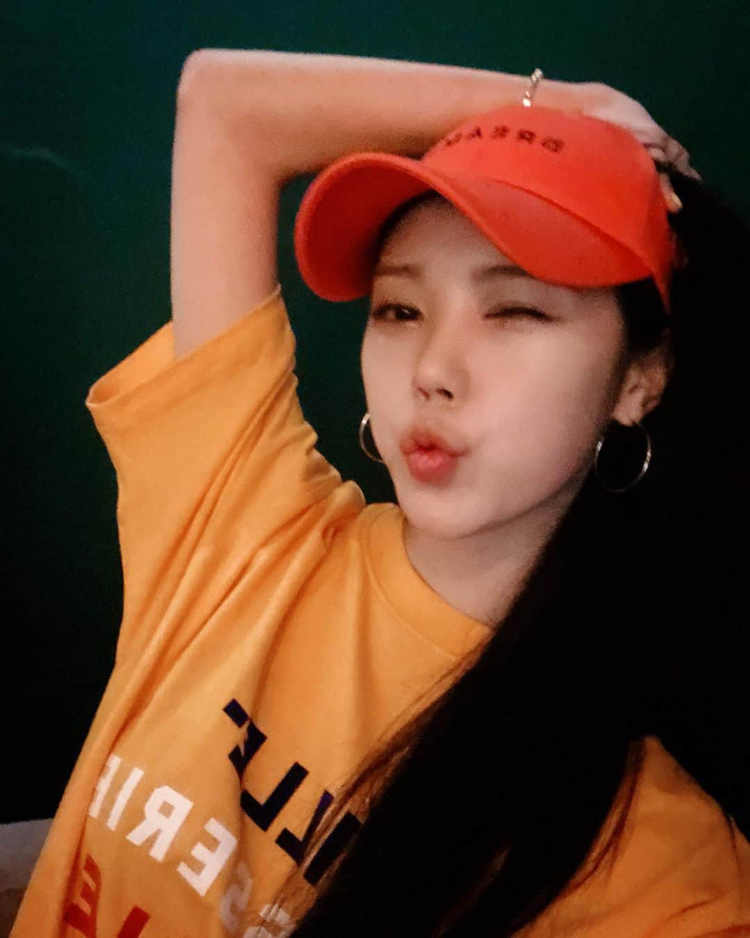 リジ のインスタグラム：「오늘아님🧡 동네주민 리지니 @maniere.official 마니에 🧡🤍❤️」