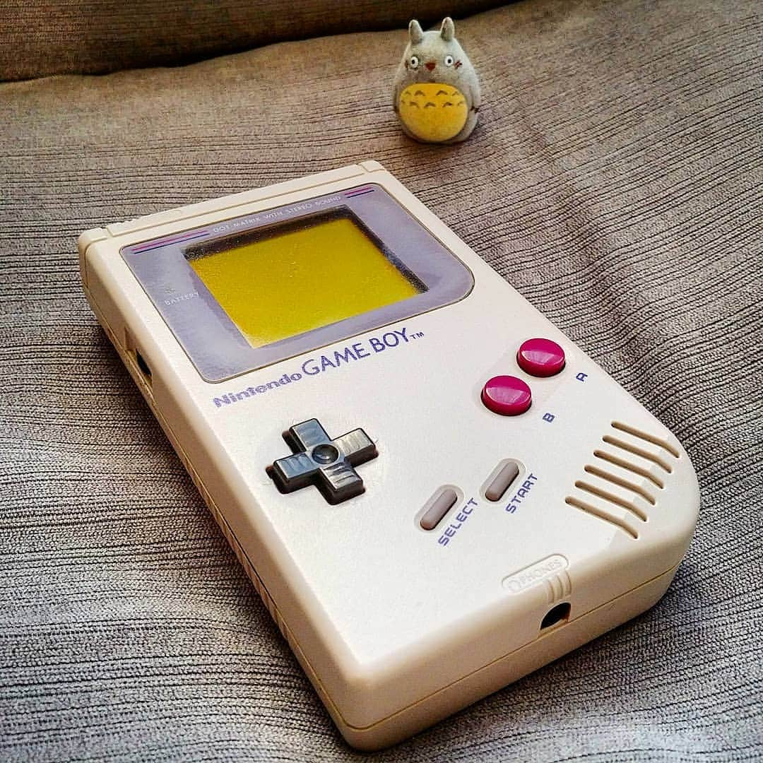 Ami Yamato（ヤマトアミ）のインスタグラム：「Iconic 🎮 . . #gameboy #nintendo #videogames #game #gamer #gamergirl #gamergirls #tetris #totoro #anime #ghibli #studioghilbi #myneighbortotoro #tonarinototoro #となりのトトロ #株式会社スタジオジブリ #スタジオジブリ #アニメ #任天堂株式会社」