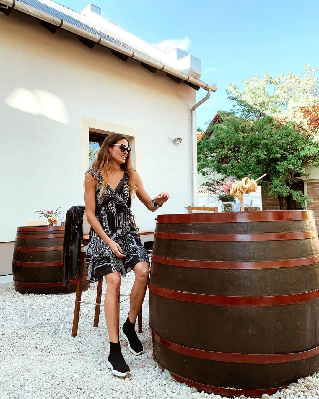 ズザンナ・ヤカボスのインスタグラム：「Bbq est 💃🏽」