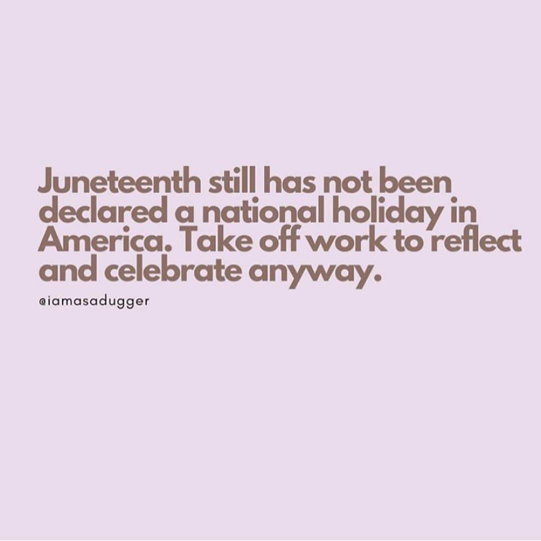 Ilana Wilesさんのインスタグラム写真 - (Ilana WilesInstagram)「I am embarrassed to admit that I had never heard about Juneteenth until these last few weeks. Thank you to @iamasadugger for explaining the meaning behind the holiday so succinctly. I wanted to add a few ways white people can celebrate: 1) Amplify Black voices on social media. A few accounts that have been invaluable to me in the parenting space are @theconsciouskid and @readlikearockstar. 2) Buy from Black owned businesses. Two children’s stores you can buy from are @kidochicago and @braveandkindbooks. 3) Donate to organizations that are fighting for civil liberties like the NAACP or the ACLU. 4) Reflect on your own privilege and educate yourself on the issues of systemic racism and implicit bias. I highly recommend watching the documentary 13th on Netflix and listening to the 1619 podcast from the NY Times. 5) Think about how you will work to do these things going forward. Not just today.」6月20日 1時55分 - mommyshorts