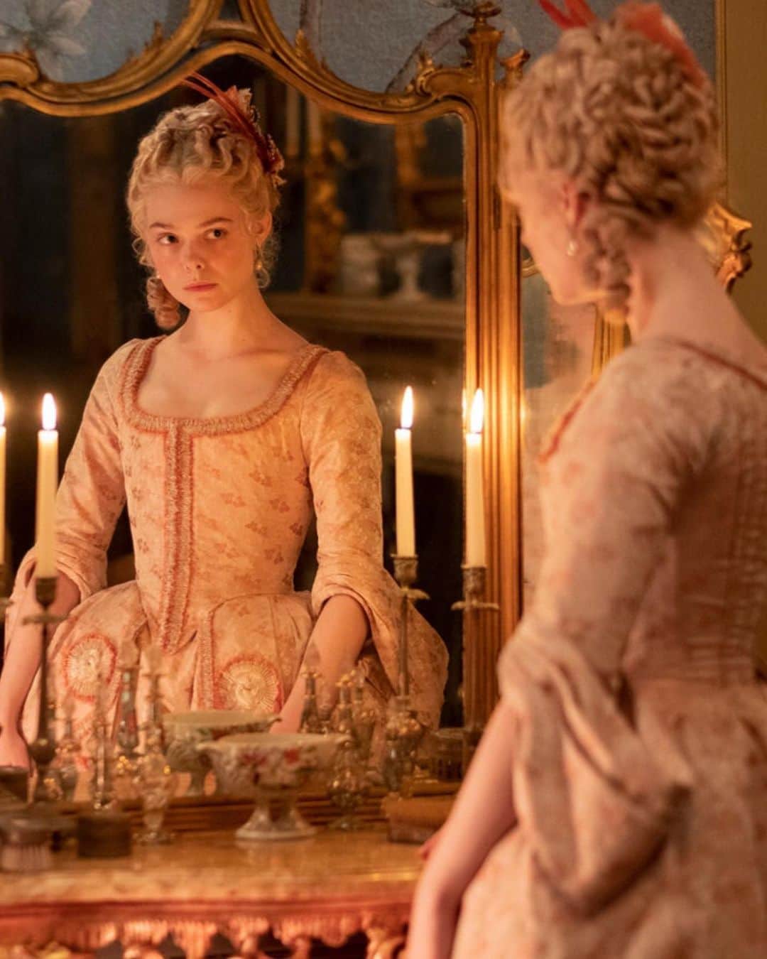 Vogue Italiaさんのインスタグラム写真 - (Vogue ItaliaInstagram)「“The Great” is the new satirical, comedic drama starring @ElleFanning based on the rise of Catherine the Great, Empress of Russia. The actress gives life to a wild & teen Catherine, suspended between sumptuous costumes, palace intrigues and splendid reconstruction. Tap the link in bio to know more about the show and to discover five highly recommended series for your upcoming weekend!」6月20日 2時00分 - vogueitalia