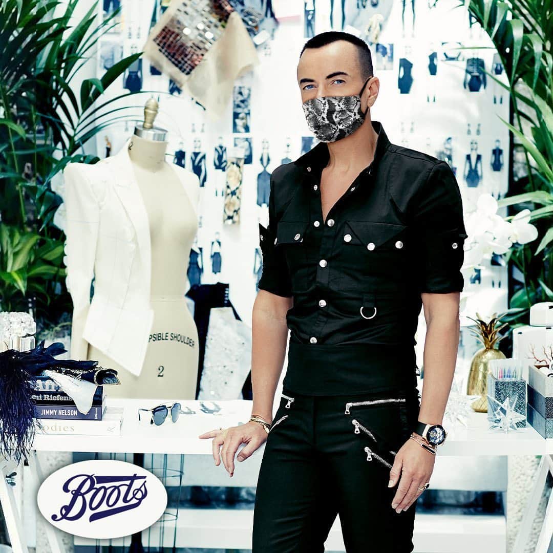 ジュリアンマクドナルドのインスタグラム：「I am so proud to announce the launch of my reusable and sustainable Face Coverings, designed with an Exclusive #JULIENMACDONALD Snake Print, these masks are now available to buy at @bootsuk  A joint collaboration with @BritishFashionCouncil, this project also aims to raise £1 million with 100% of profits split between charities; @nhscharitiestogether, BFC Foundation Fashion Fund and @officialwohaa.  Link to @bootsuk website on Stories Highlight  Masks also available at @sainsburys and @johnlewisandpartners @bagsofethics #AMaterialDifference」
