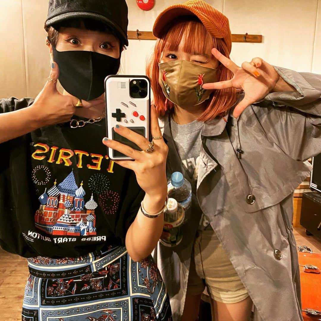 小春さんのインスタグラム写真 - (小春Instagram)「スタジオ何ヶ月ぶりなんだか分からないくらい久しぶり過ぎてこわい… こわい…疲れ方尋常じゃないこわい… 音楽最高こわい…最高こわい…」6月19日 17時31分 - suttokodokkoiii