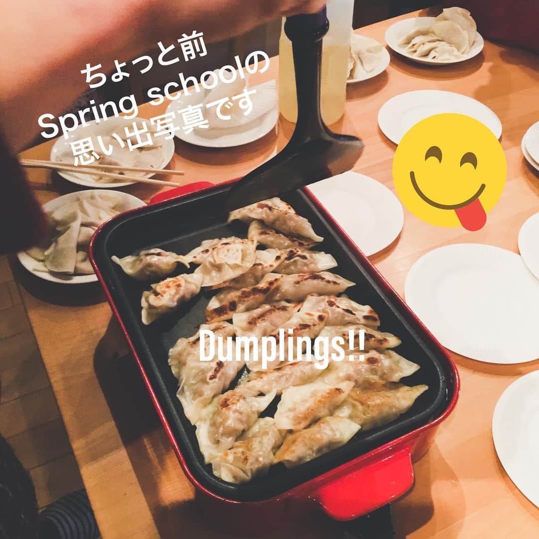 ユーロ英会話クラブのインスタグラム：「【スプリングスクールを開催しました🌸】﻿ ﻿ ちょっと前の3月の話、﻿ スプリングスクールでいろいろなイベントをしました🙌﻿ ﻿ この日は餃子づくり🥟🥟🥟﻿ スープ付きです❤️﻿ ﻿ 楽しい時間を過ごしました🌟﻿ ﻿ ＝＝＝＝＝＝＝＝＝＝＝＝＝＝﻿ サチフル英会話クラブ﻿ http://sachifull.com/﻿ ☎0561-58-9450（代表） ﻿ 長久手本校 (長久手アピタ北側出口　徒歩1分)﻿ ●ベビークラス●キッズクラス●大人クラス﻿ 東浦校 (石浜駅　徒歩3分)﻿ ●キッズクラス●大人クラス﻿ ＝＝＝＝＝＝＝＝＝＝＝＝＝＝ ﻿ ﻿ #英語 #英会話 #英会話教室 #英会話スクール #キッズ英会話 #キッズイングリッシュ #英語の勉強 #べびー #ベビー #子供 #子ども #キッズ #学生 #英会話初心者 #英語の勉強垢 #子供英会話 #社会人の勉強垢 #海外旅行 #留学 #studyenglish #instastudy #長久手 #東浦 #サチフル英会話クラブ #サチフル #2019年 #2020年 #イベント #餃子づくり #スプリングスクール」