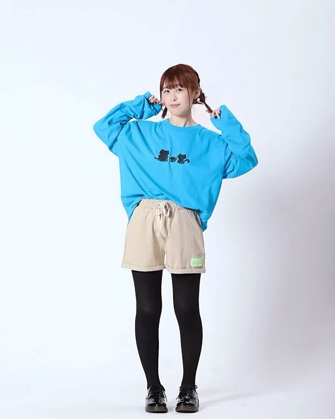 桜咲千依のインスタグラム：「LIVERTINE AGE様とのコラボ企画！ 第4弾受注開始✨✨ 今回はロングTシャツとキャップをコラボさせて頂いてます🐈  今日はターコイズブルーのロングTシャツのご紹介です❤ 個人的にカラー診断でターコイズブルー 似合います診断されてるので、すっごい着てます🐈 【6月25日までの完全受注生産です】  https://livertineage.jp/SHOP/189784/216604/list.html  #LIVERTINEAGE #LTA #リヴァティーンエイジ #JAPAN #Japanculture #tokyo #桜咲千依 #fashion #mensfashion #ladiesfashion #日本 #ファッション #メンズファッション #レディースファッション #長袖Tシャツ #キャップ」