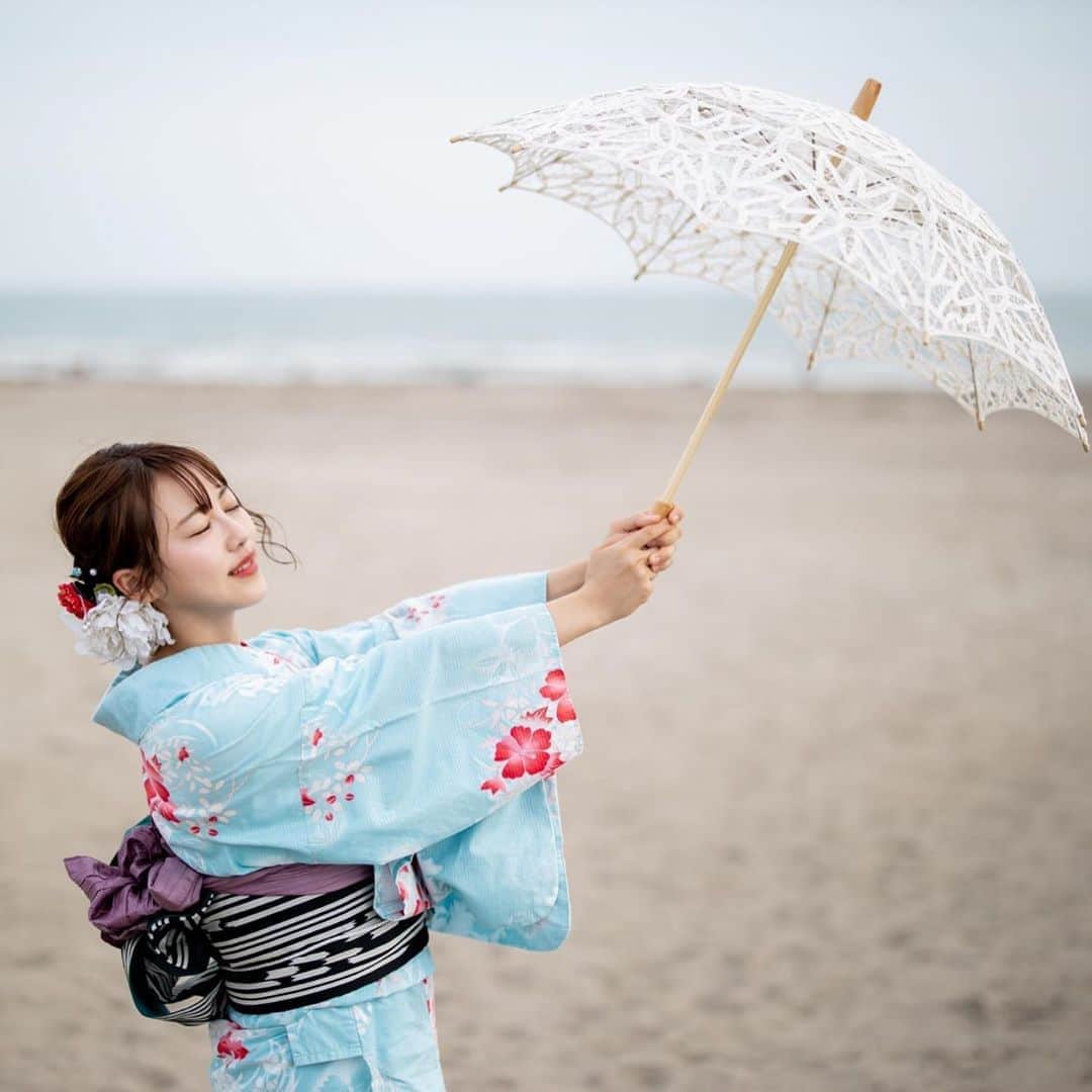 塚本美玲さんのインスタグラム写真 - (塚本美玲Instagram)「海と浴衣🐳眩しいから目瞑りがち﻿ ﻿ ﻿ ﻿ ﻿ 浴衣　@kamakura.kimono.kanon  photo by @shin.photogram ﻿ ﻿ #海#浴衣#浴衣女子#夏#ポートレート#撮影#beach#portrait#yukata#photography」6月19日 18時17分 - mire_nyan