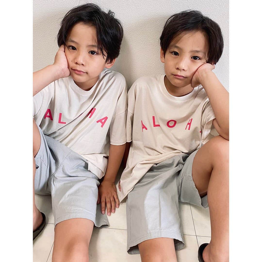 ayakoさんのインスタグラム写真 - (ayakoInstagram)「❤︎ 学校や習い事で少しずつ日常の生活に 金曜になるとホッとする😅 * * 大きいサイズでも可愛いデザインの服が嬉しい😆 @la.la.mm ❤︎ #おうち時間 #双子#fashion#coordinate#」6月19日 18時20分 - ayaya315