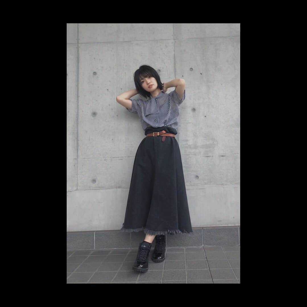 美山加恋のインスタグラム：「#イセアクリニック　にもお邪魔しました。﻿☺︎ ﻿ しばらく自分にあうスキンケア探しの旅に全力だったので、クリニックにいくのはなんと丸一年ぶりだったみたい…﻿ ﻿ そこからスイッチが入り、またスキンケア用品いっぱい買ってしまったよ。 🙈 ﻿ ﻿ マスクの刺激にも弱いので、夏に向けて対策を考え中。﻿ ﻿ 仕事帰りユニクロのマスクを購入しに行ったのですが、やっぱり完売。。 🙉  肌にいいマスク… …。むれないマスク… …。どこ…。﻿」