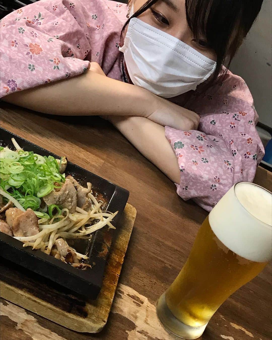のインスタグラム：「久しぶりの再開となりました。鶏屋です☆  早くも常連様を始め、お問い合わせを頂いております。  日頃の感謝を込めて、そしてお待たせしたお詫びとして！ ただ今飲み放題ワンコインからご注文頂けます。  是非お電話にてどうぞ！  お待ちしております🙇  #富山 #駅前 #鶏っく #居酒屋 #完全個室 #お得 #宴会 #飲み放題 #やってるよ #地鶏 #鉄板焼き  #地鶏 #地酒 #美味しいよ」