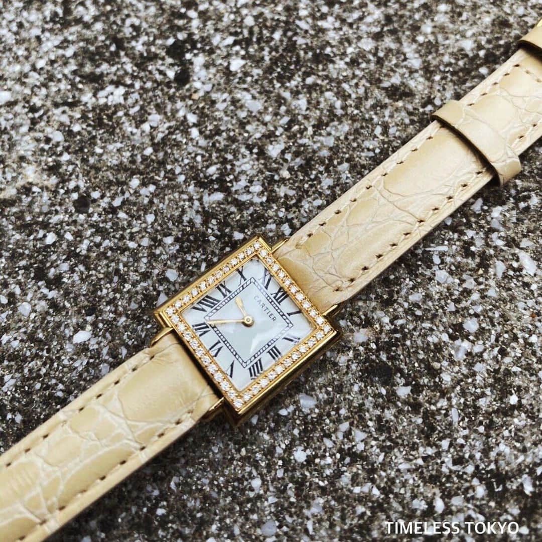 Paula’sのインスタグラム：「【Cartier】 ダイヤベゼル ヴィンテージウォッチ レディース クォーツ  フランスの高級宝飾ブランド[Jeweller of kings,king of jewellers (王の宝石商、宝石商の王)]と言われてる名門ブランド。 詳細はWEB SHOPにて 【YE0068】  #timelesstokyo#timeless#tokyo#vintage#vintageshop#chanel#selectshop#CELINE#HERMES#Cartier#vintagewatch」