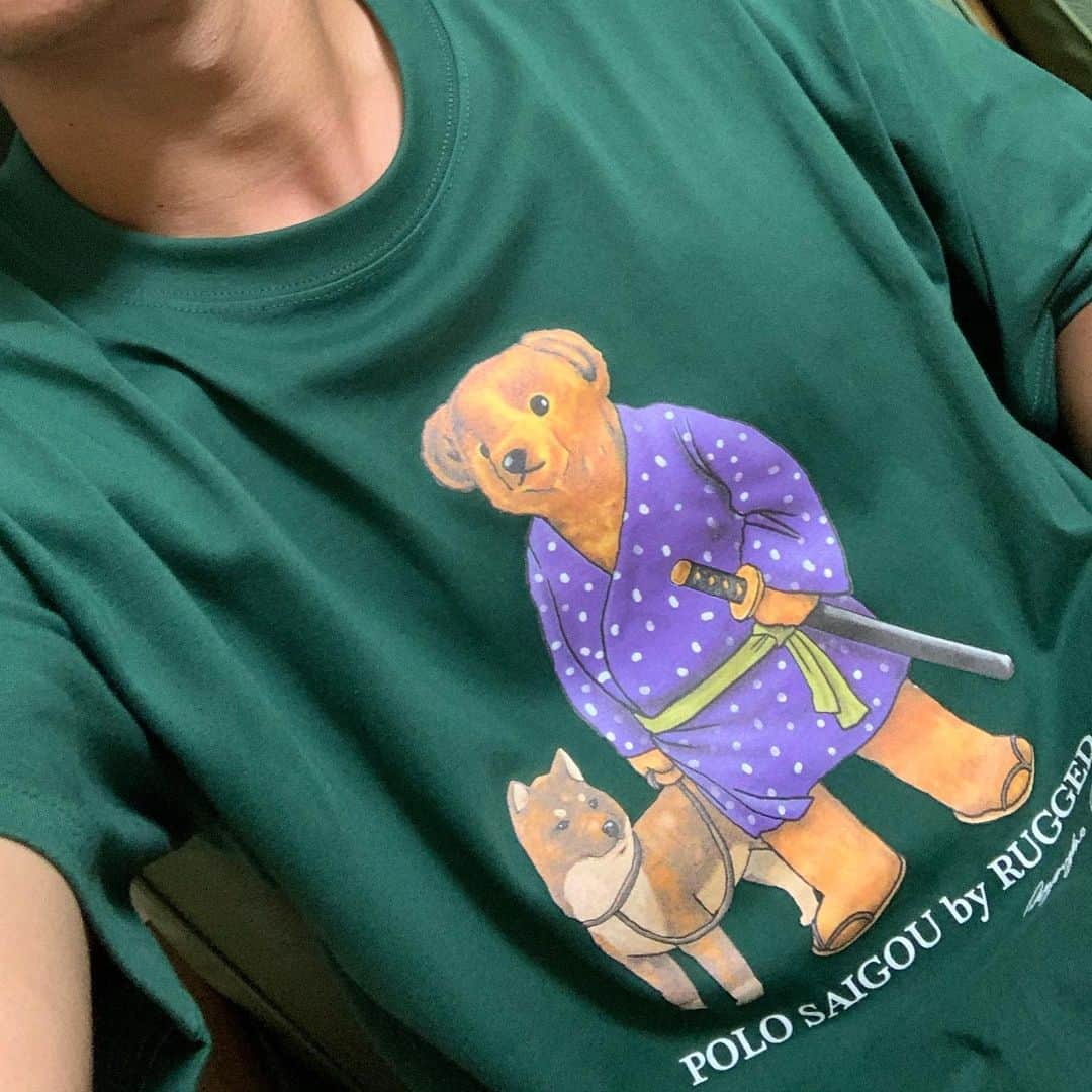のインスタグラム：「めちゃめちゃ可愛い😂 RUGGEDさんのPOLO SAIGOUゲット 鹿児島限定です🌋 地元の出水にも新しく店舗できたらしいので是非行ってみてください✔︎」