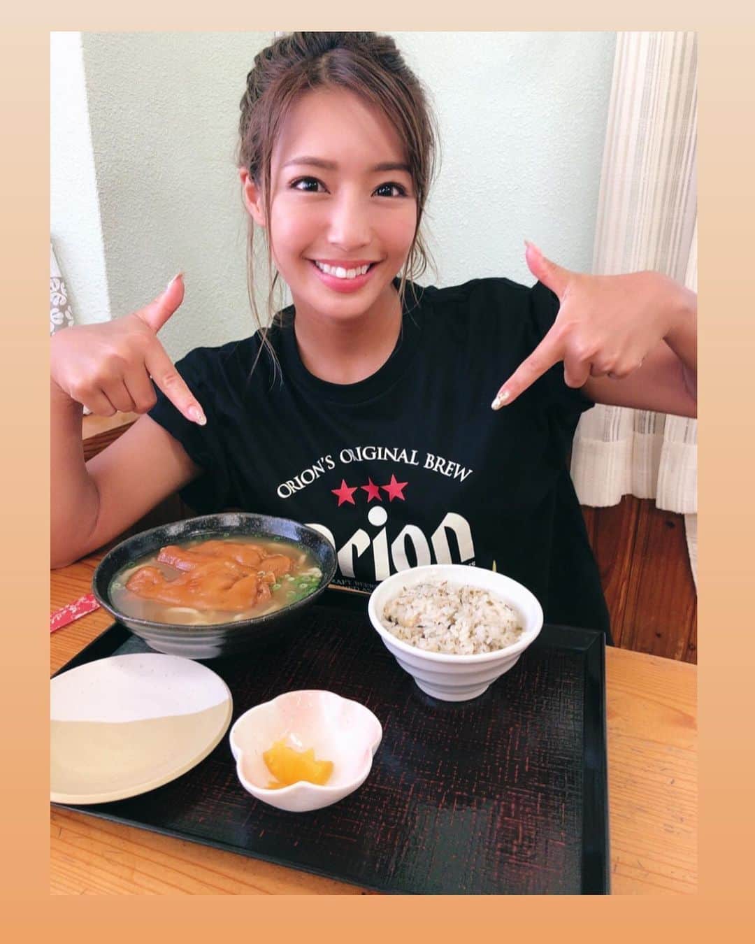 橋本梨菜さんのインスタグラム写真 - (橋本梨菜Instagram)「沖縄そば食べすぎ。 毎日1回は食べてる。笑  ソーキソバばんざい🙌」6月19日 18時52分 - hashimoto_rina_