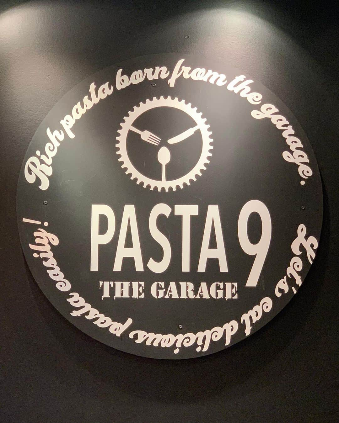 DJ NANAさんのインスタグラム写真 - (DJ NANAInstagram)「. . 最近行ったおいしい 栄のパスタ屋さん🍝 . ✅ @pasta9_the_garage_ . 友達に美味しいって聞いてて ずっといってみたかったお店👀✨ . 食べてみたかったウニクリームパスタ🍝 ウニの殻ごとのっててルックスの インパクトやばいし クリームもめちゃ濃厚で美味しいかった😭✨ . 絶対リピしたい🥰🥰🥰 . あと1枚目のポークステーキも 私的にはかなりおすすめです🥩 . ストーリーにURL乗っけてるので 気になる人はそこから飛んでね✈️ . 『久屋大通』『pasta9』てぐぐれば ネットでも出ると思います🔎 . #pasta9 #pasta #dinner #lunch #yummy #uni #steak #delicious」6月19日 18時56分 - dj_nana092