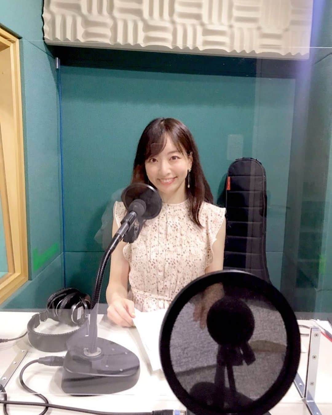 長谷川萌美さんのインスタグラム写真 - (長谷川萌美Instagram)「. . FMPORT 【Bitter & SweetのGOLDEN SOUNDay♪】 レギュラーラジオ番組の ラスト回の収録をしました❗️ . ６月30日をもって FMPORTさんは閉局されます . 最終回では番組への 歌詞やワードなど 沢山の想いの込もった メッセージを頂き😭✉️✨ . そちらから私達で曲を作り スタジオにて 弾き語りしました🎼🎹🎸 . 本当に、 ありがとうございます🙏❤️ . サビはすぐに歌えるメロディーになりました よかったらラジオを聴きながら 一緒に口ずさんでね🎼🎵 . . 4年8ヶ月ずっと一緒だった 私達そのものなラジオ❗️ . 感謝の想いが巡って大変でした！♡笑 ラスト回、絶対に聴いてね😊💕 . . 〜 6/28(日)18:30〜19:00放送 FMPORT【Bitter & SweetのGOLDEN SOUNDay♪】〜 . . . 番組おわりの挨拶、 「GOOD SOUNDay♪」も お聴きのあなたと 声を合わせて！ またお会いしましょう😊 .  #fmport #fmport790 #ラジオ #radio #radiko #収録 #スタジオ #ビタスイ #弾き語り #メッセージ #お便り #ありがとう ❤️」6月19日 19時07分 - moemi_hasegawa