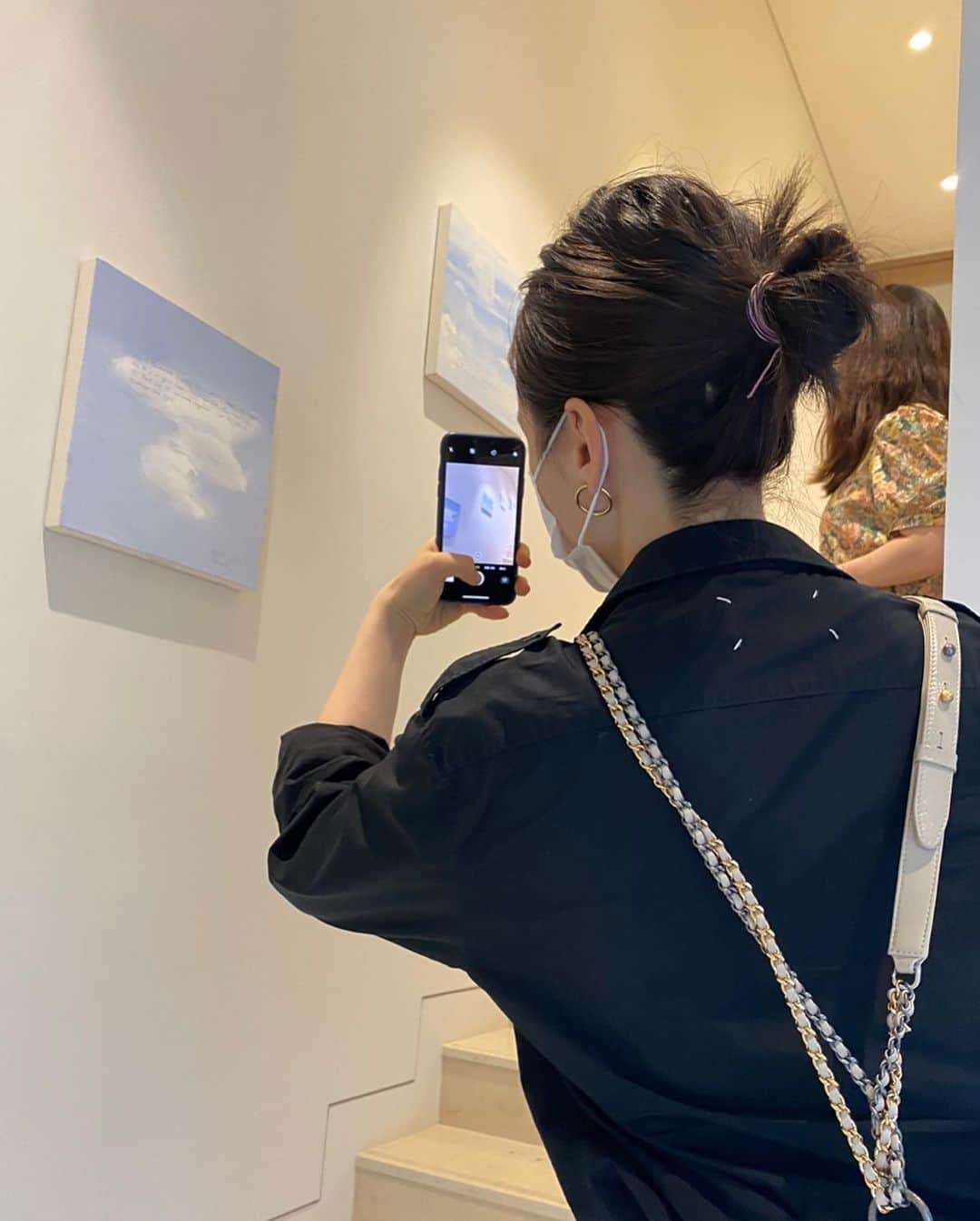 キム・ヨンジさんのインスタグラム写真 - (キム・ヨンジInstagram)「Me visiting @kukjegallery」6月19日 19時07分 - demi_kimee