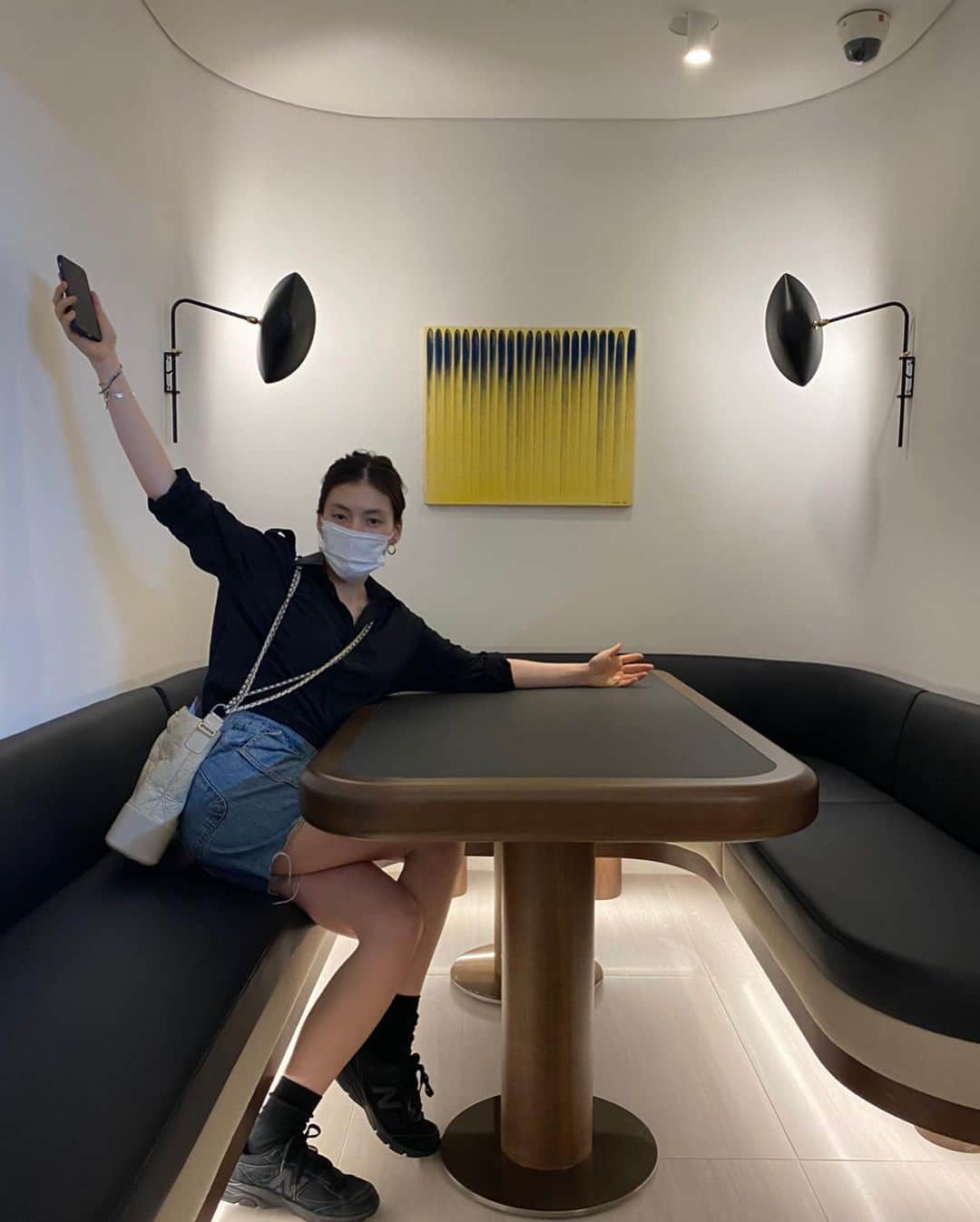 キム・ヨンジさんのインスタグラム写真 - (キム・ヨンジInstagram)「Me visiting @kukjegallery」6月19日 19時07分 - demi_kimee