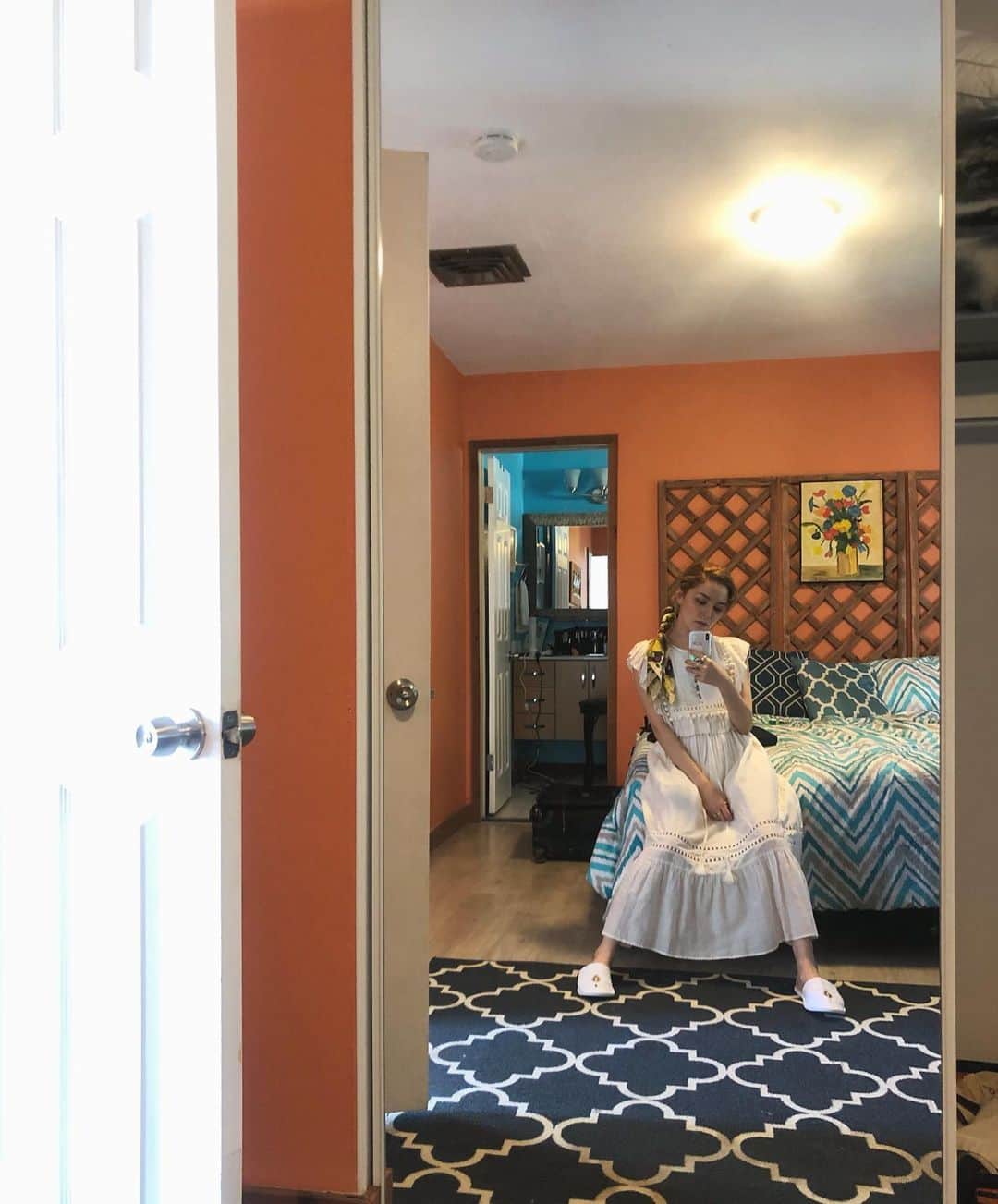 のインスタグラム：「🧡🐬🌿 LAで泊まったお部屋が可愛かった☺︎」