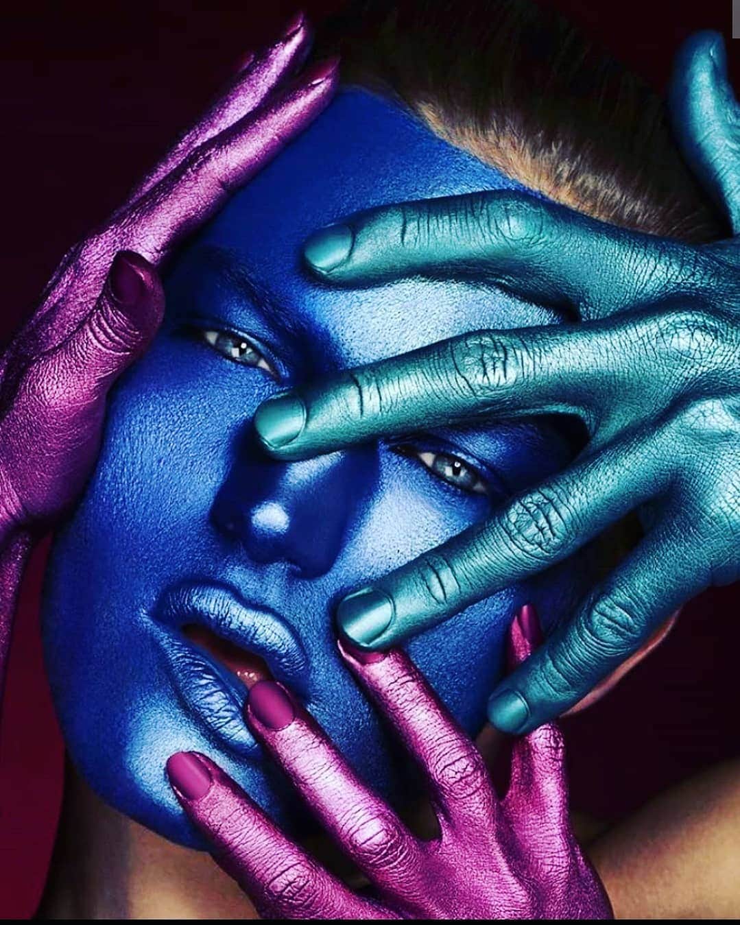 セバスティアン・ソーブのインスタグラム：「#fingerweg」