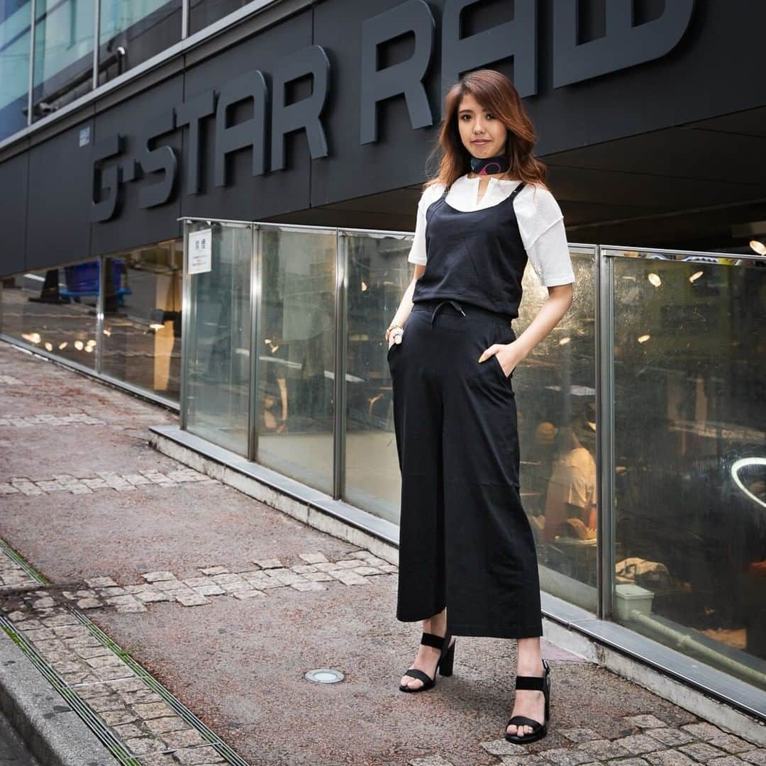 G-Star RAW Japanさんのインスタグラム写真 - (G-Star RAW JapanInstagram)「【SHOP STAFF SNAP】 ・ G-Star RAW渋谷店スタッフ（@gs_raw_shibuya）のおすすめコーデ。バンダナを首に巻くだけでシンプルなコーデもきちんと感アップ。結び目を後ろにするのがポイント！ ・ ■INQAR GRANDDAD MESH KNITTED TOP No.D17198-C400-111 ・ ■UTILITY STRAP JUMPSUIT No.D17438-B771-6484 ・ 身長：162 cm ITEM：XS サイズ ・ ＝＝＝＝＝＝＝＝＝＝＝＝＝＝＝＝＝ ・ 全国G-Star RAW店舗では税抜3万円以上お買い上げで、グラフィックプリント・バンダナ《数量限定》プレゼント。（※なくなり次第終了） ・ ＝＝＝＝＝＝＝＝＝＝＝＝＝＝＝＝＝ ・ #GStarRAW #GStarRAWjapan #ジースターロゥ #ワンピース #ジャンプスーツ #スカーフ #sustainable #サステナブル #渋谷 #shibuya #rawstaffstyling @rawstaff_jp」6月19日 20時01分 - gstarraw_jp