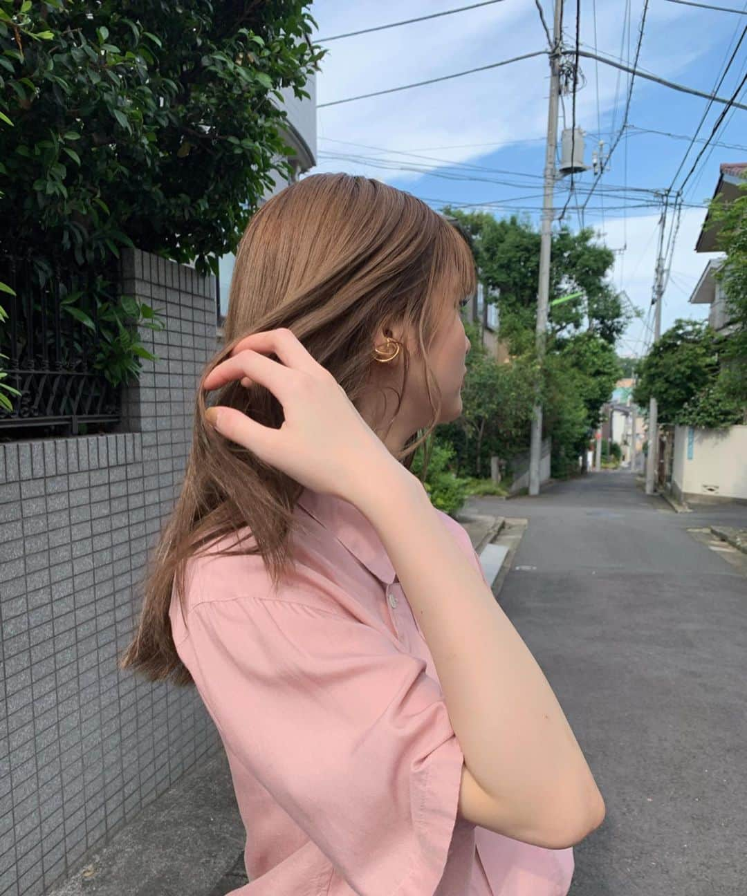 生見愛瑠さんのインスタグラム写真 - (生見愛瑠Instagram)「もう最近冷蔵庫に入りたい🥵🥵🥵 ((この写真は撮影の一コマのまねねカメラ @meru_nukumi.mg」6月19日 19時56分 - meru_nukumi