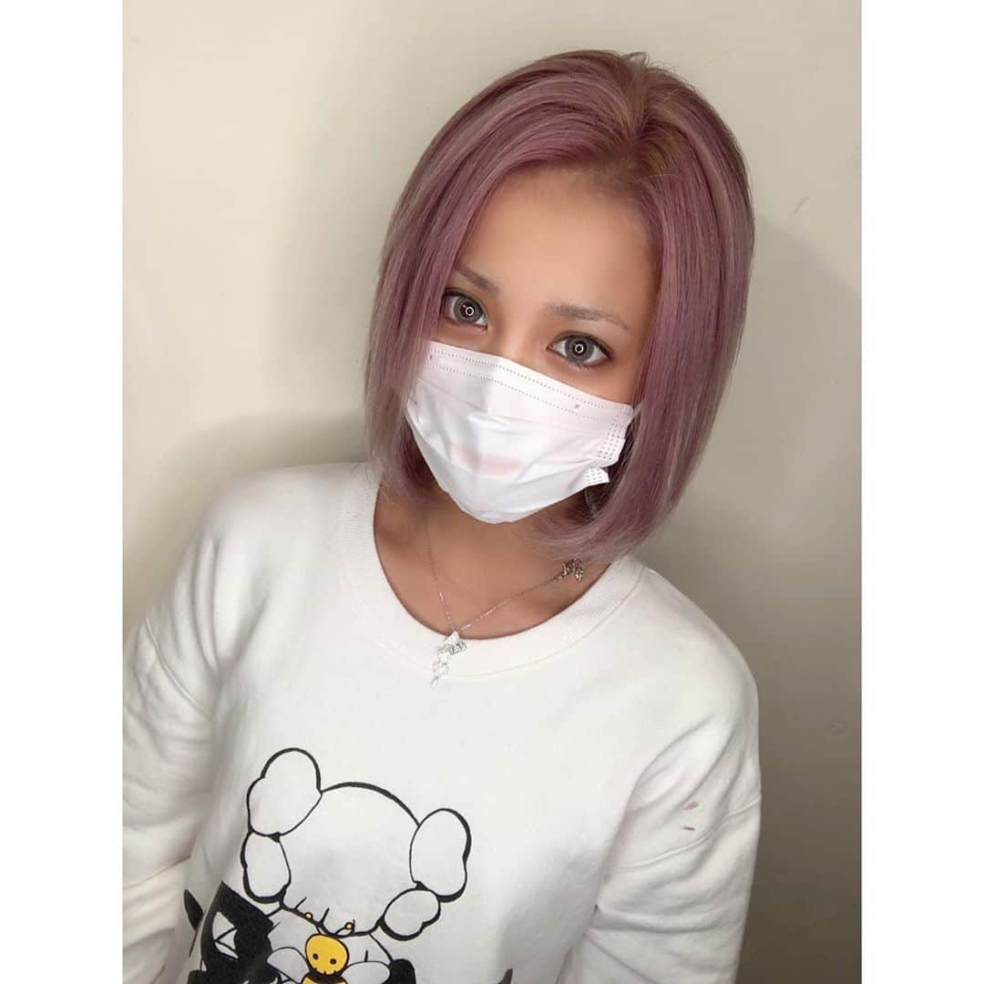 石垣千菜美さんのインスタグラム写真 - (石垣千菜美Instagram)「New hair❤️ バッサリまた切ってしまった…❤️❤️ 急なわがままに対応してくれる ゆうきくん🐼 ありがとうございます⤴︎⤴︎」6月19日 20時05分 - chi_nami.1108