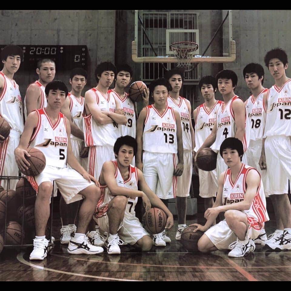 網野友雄のインスタグラム：「20年前😂 #U21日本代表 #ヤングメン #勇太契約おめでとう」
