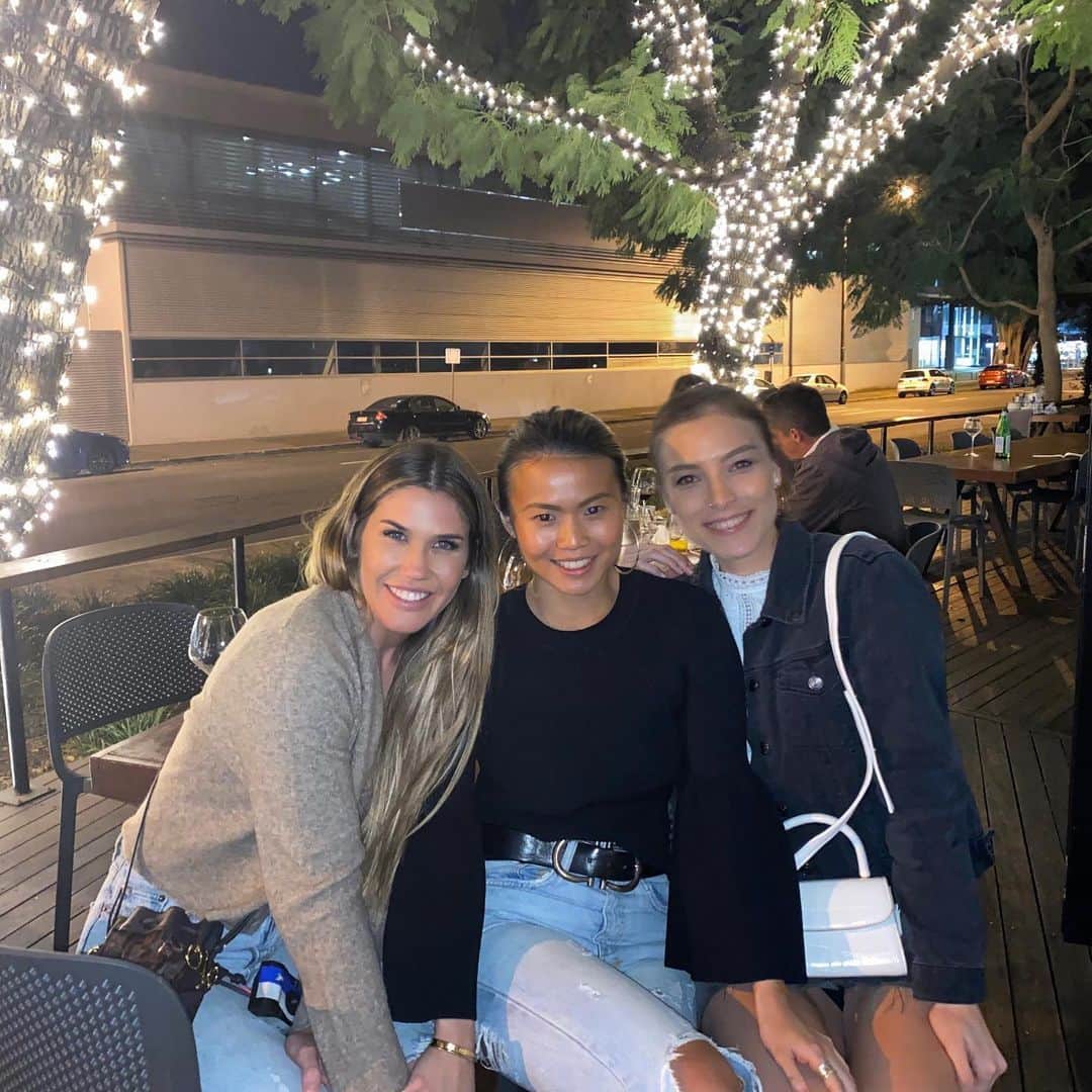 シャルロッテ・キャスリックのインスタグラム：「BFFS」
