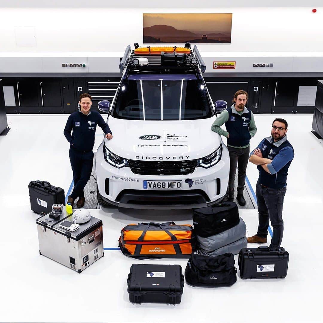 Land Roverさんのインスタグラム写真 - (Land RoverInstagram)「2020 marks the 40th anniversary of our @rgs_ibg partnership, and the 13th year of the #LandRover Bursary, which has inspired geographical journeys, supported challenging expeditions and enabled researchers to go #AboveAndBeyond in their travels. See images from one of the earliest expeditions - in Pakistan from 1980 - and from the latest – the 2019 @mobilemalaria project in our gallery. #RoyalGeographicalSociety #RGSIBG #Geographical #Adventure #Exploration #Research #LandRoverBursary」6月19日 20時40分 - landrover