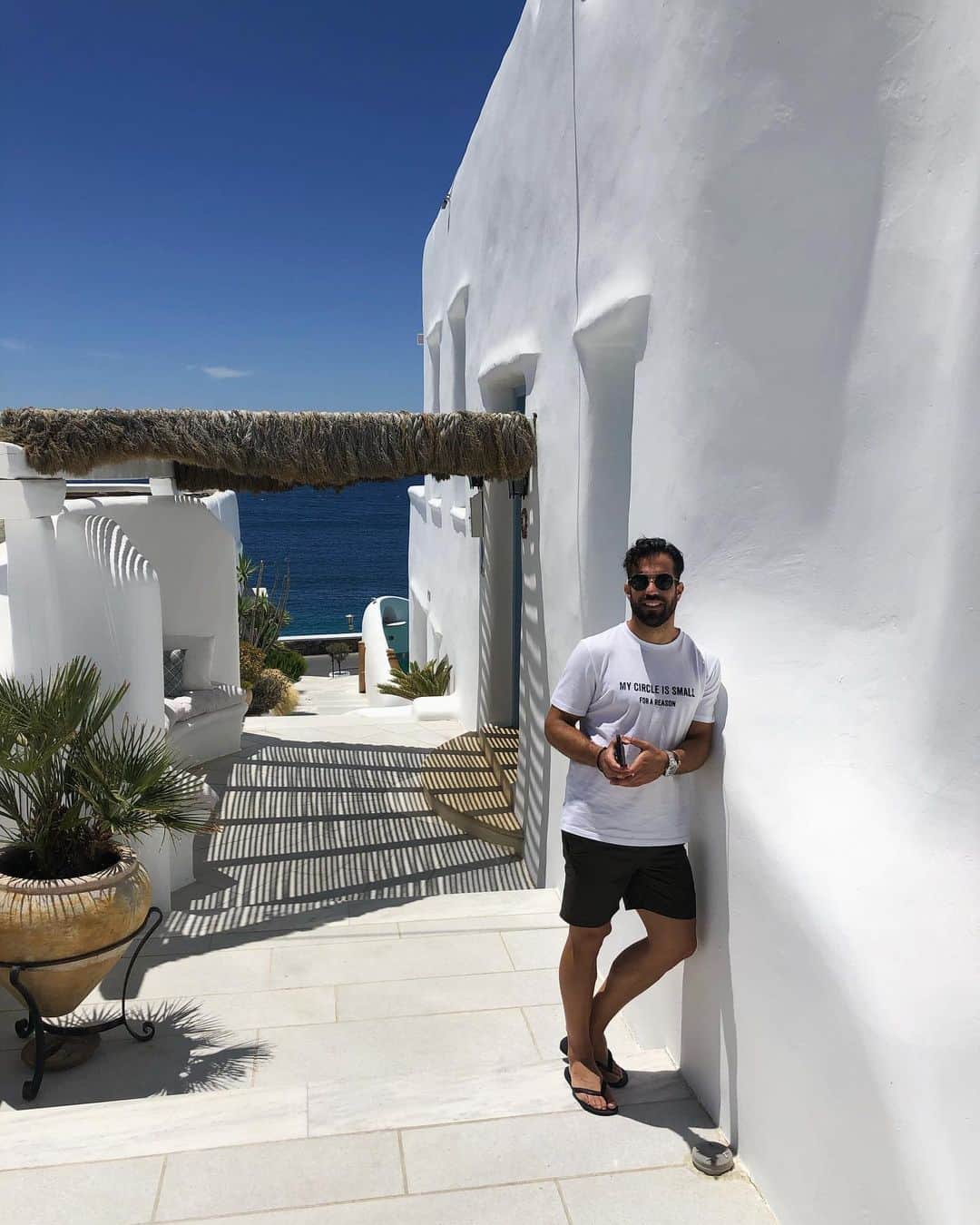 コスタス・ランプルーのインスタグラム：「Staycation 🌴 🇬🇷」