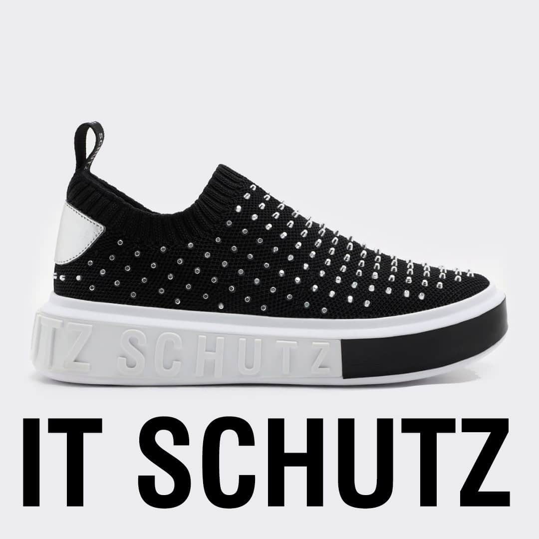 Schutzのインスタグラム：「WHEN IN DOUBT, CHOOSE THE IT SCHUTZ ❤️ #schutzsneakers #itschutz」