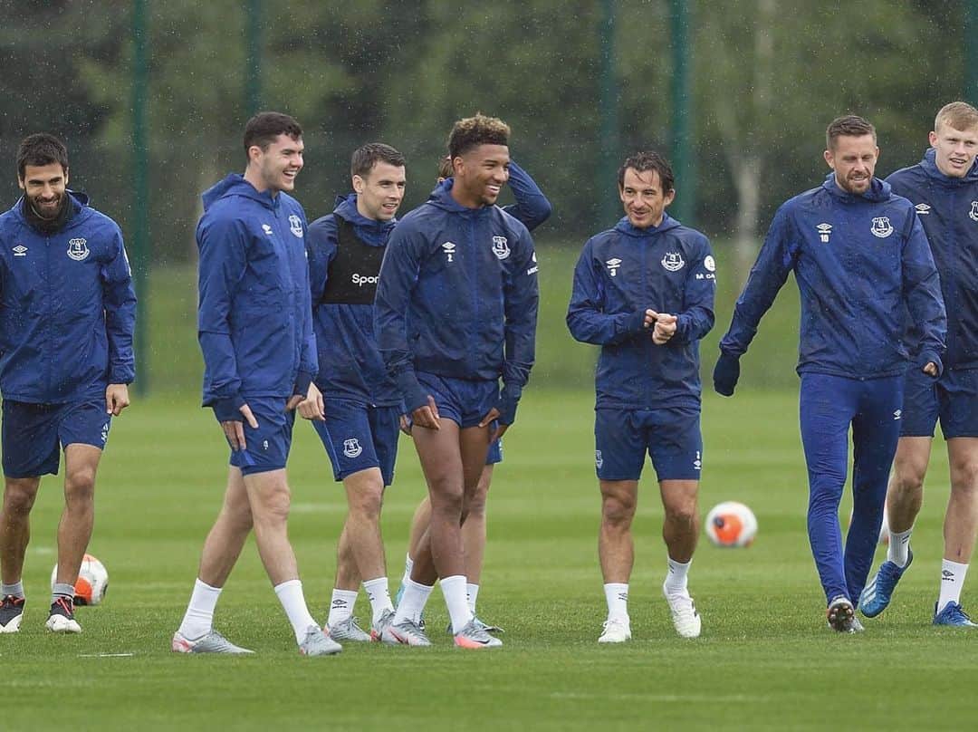 メイソン・ホールゲイトのインスタグラム：「2 days to go!!😁 @everton 🔵🔵」
