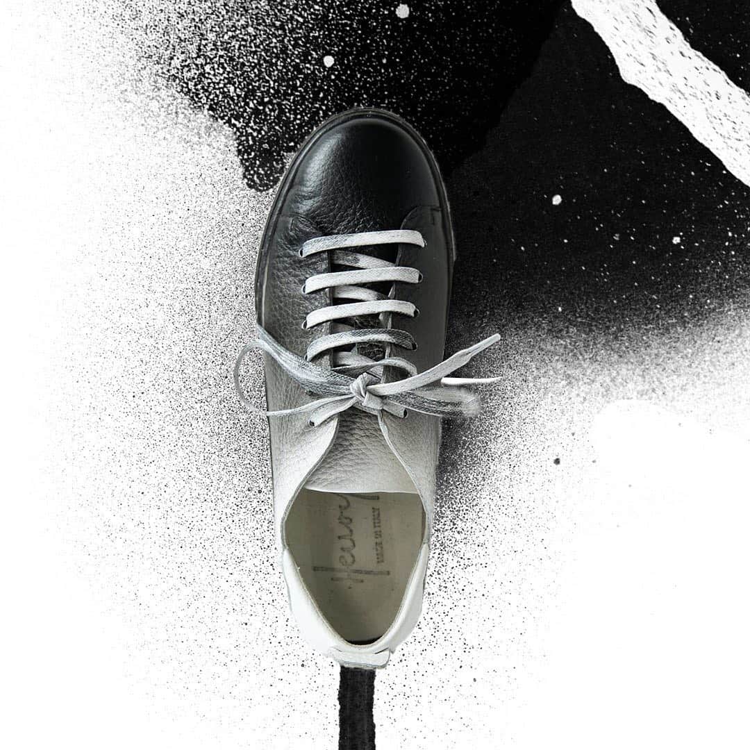 エンリーベグリンのインスタグラム：「A deep black paint splash as last colorway of our #HenryBeguelin Sprayed Sneakers Collection coming out tomorrow. 🖤🤍 #HBSS20 #comingsoon #onlineonly」