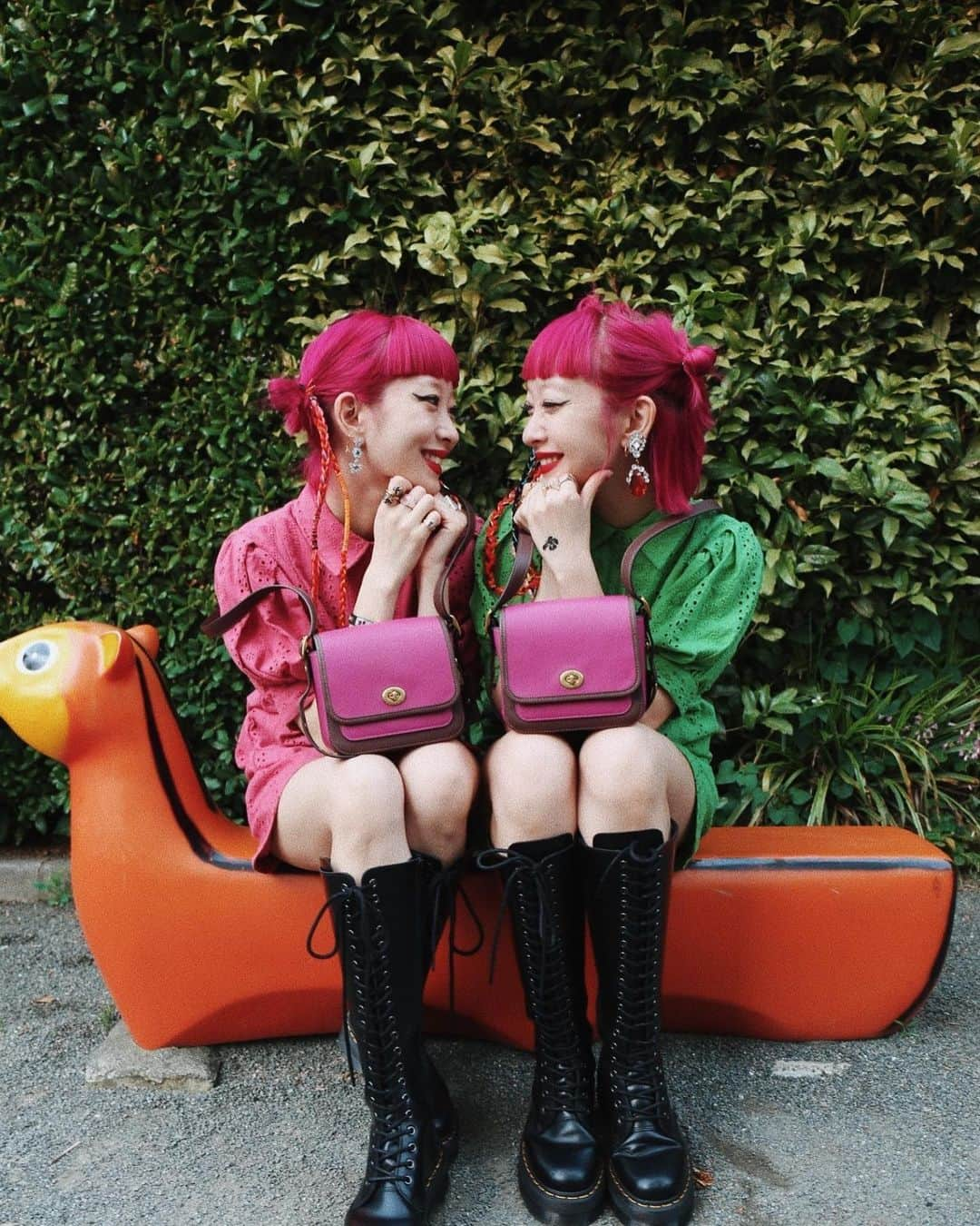 AMIさんのインスタグラム写真 - (AMIInstagram)「大好きなピンクのbag💗 髪色と一緒👭 @coach  #CoachNY」6月19日 22時14分 - amixxamiaya