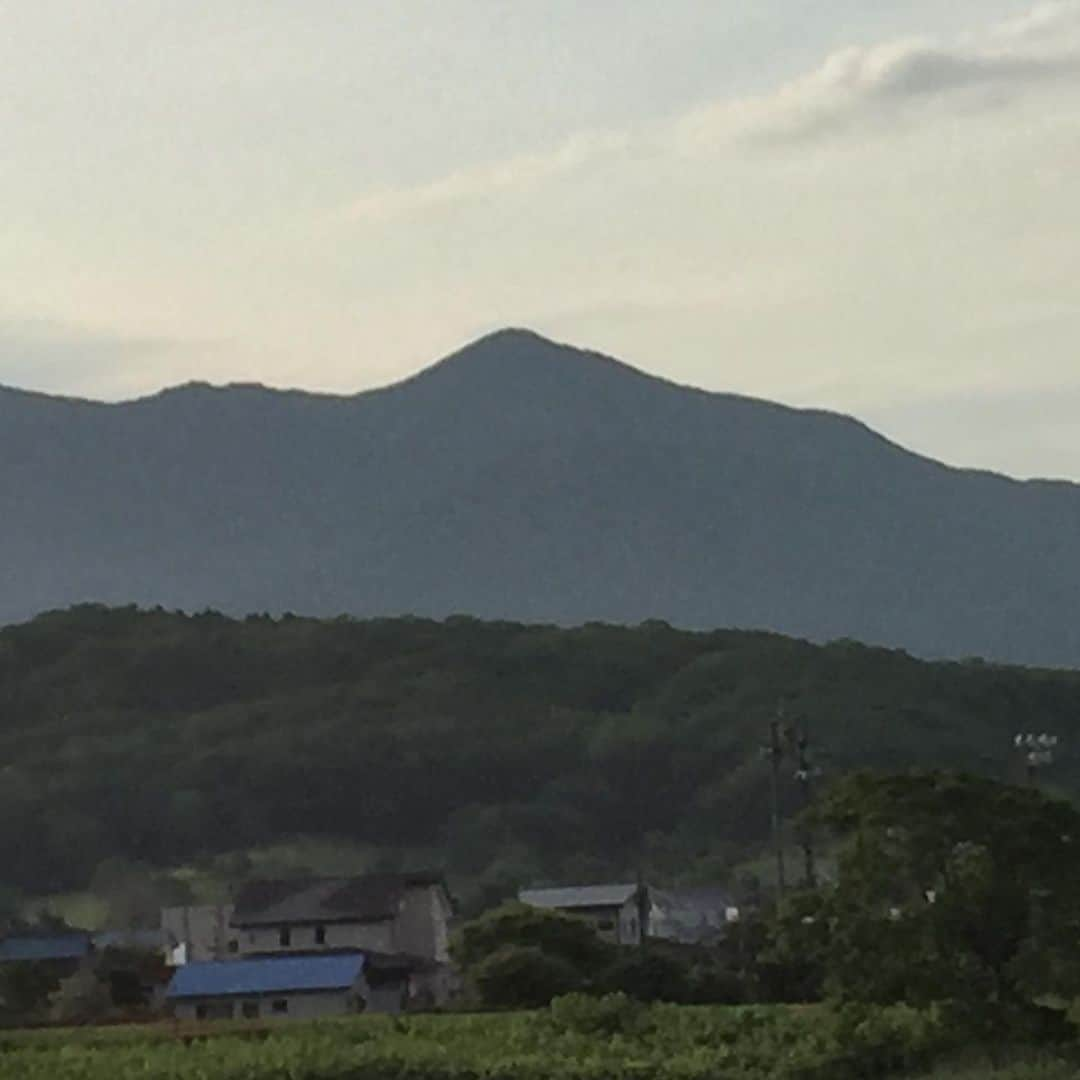 北海道様似町東京事務所さんのインスタグラム写真 - (北海道様似町東京事務所Instagram)「様似町からです  From Samani  #アポイ岳#日高山脈#日高山脈襟裳国定公園 #様似川#田舎の風景 #田舎 #登山#mountain #山 #ジオパーク #写真#写真好きな人と繋がりたい  #登山好きな人と繋がりたい #アポイ岳ジオパーク #geopark #samani #hokkaido #japan  #北海道#様似町」6月19日 22時18分 - samanitokyo